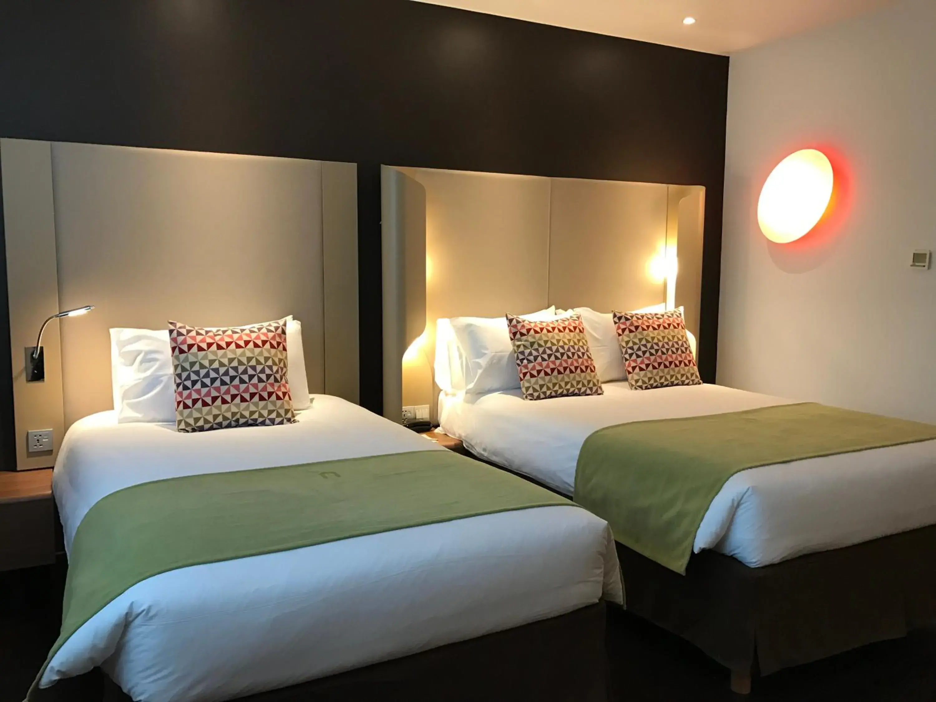 Deluxe Twin Room in Campanile Shanghai Bund Hotel Deluxe Twin Room in Campanile Shanghai Bund Hotel