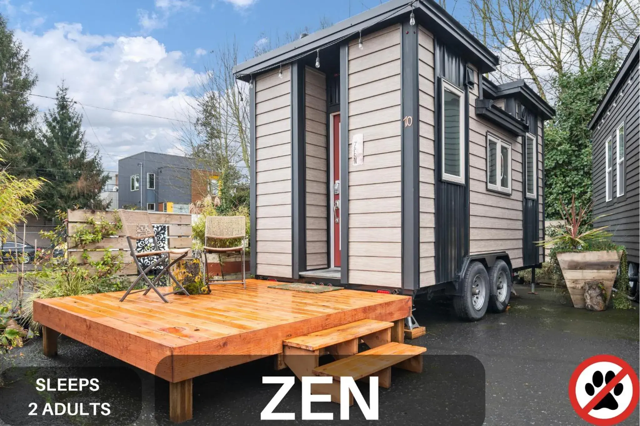 Deluxe Queen Studio in Tiny Digs - Hotel of Tiny Houses Deluxe Queen Studio in Tiny Digs - Hotel of Tiny Houses