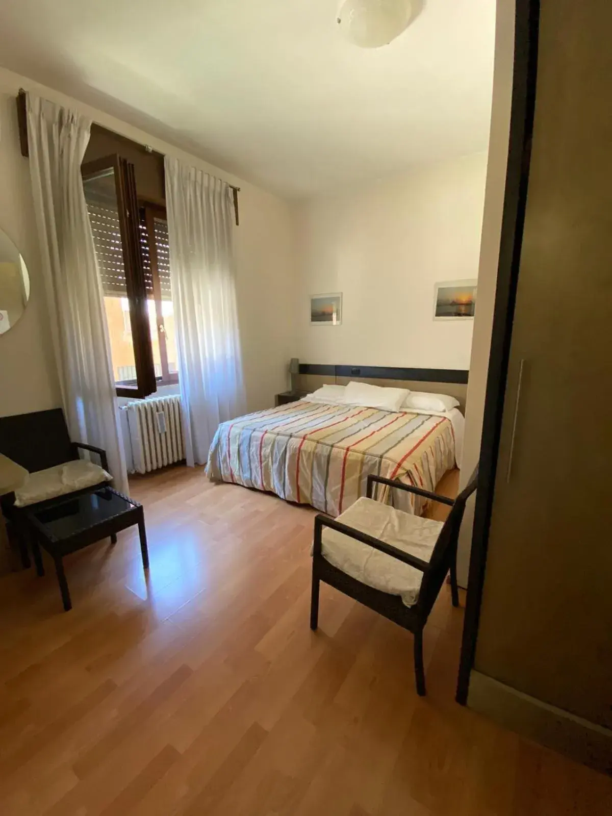 Double or Twin Room in B&B Santa Monica Double or Twin Room in B&B Santa Monica