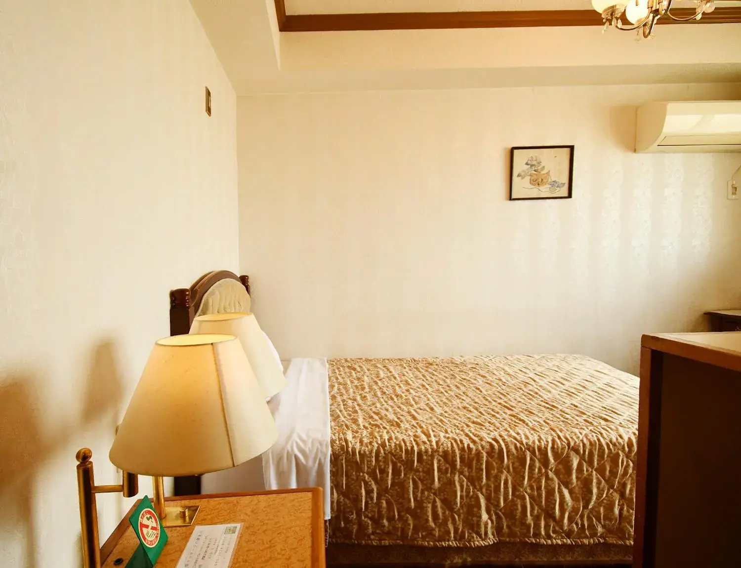 Single Room - single occupancy in Sunrise Hotel Okinawa-どこか懐かしいレトロな雰囲気の宿 Single Room - single occupancy in Sunrise Hotel Okinawa-どこか懐かしいレトロな雰囲気の宿