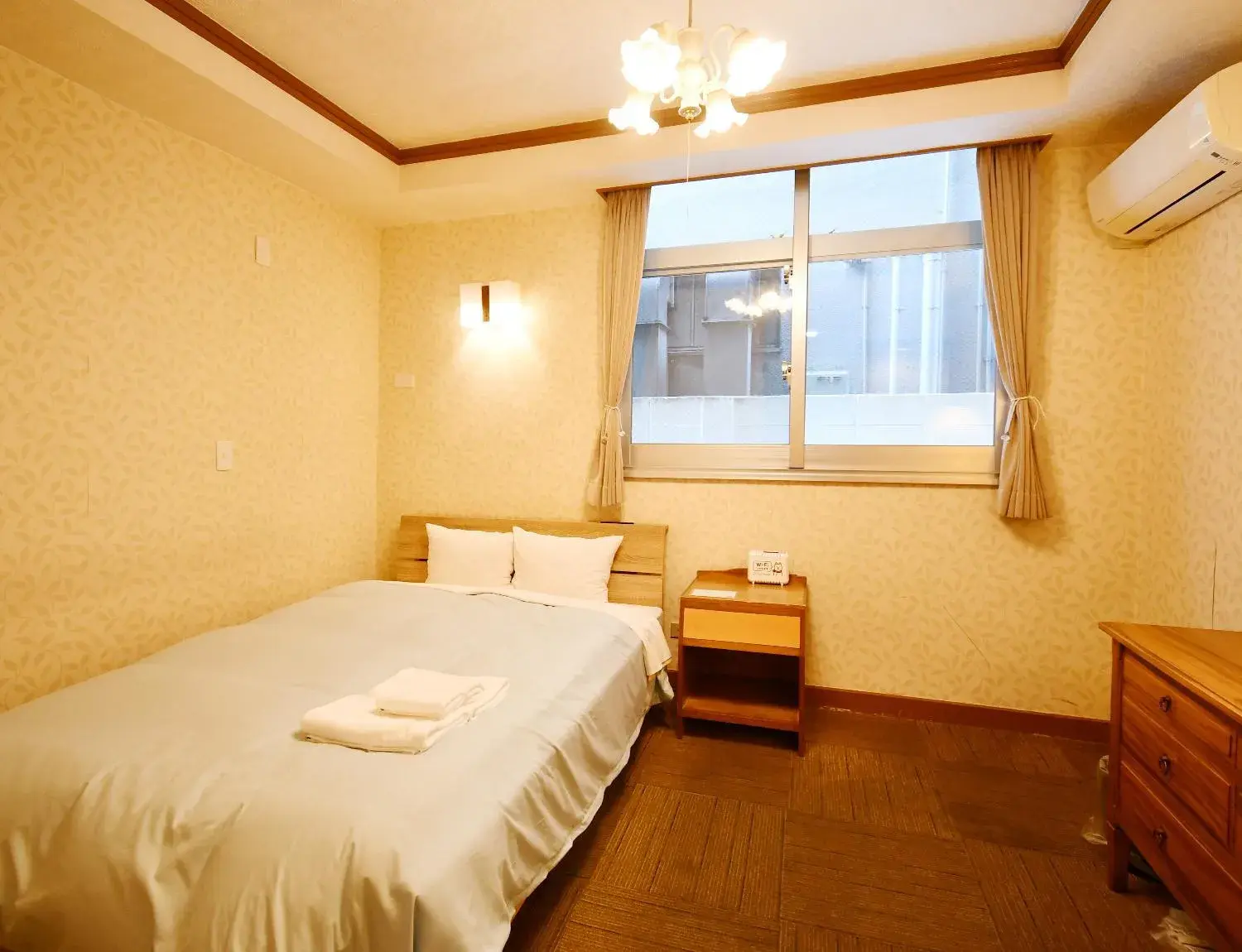 Double Room in Sunrise Hotel Okinawa-どこか懐かしいレトロな雰囲気の宿 Double Room in Sunrise Hotel Okinawa-どこか懐かしいレトロな雰囲気の宿