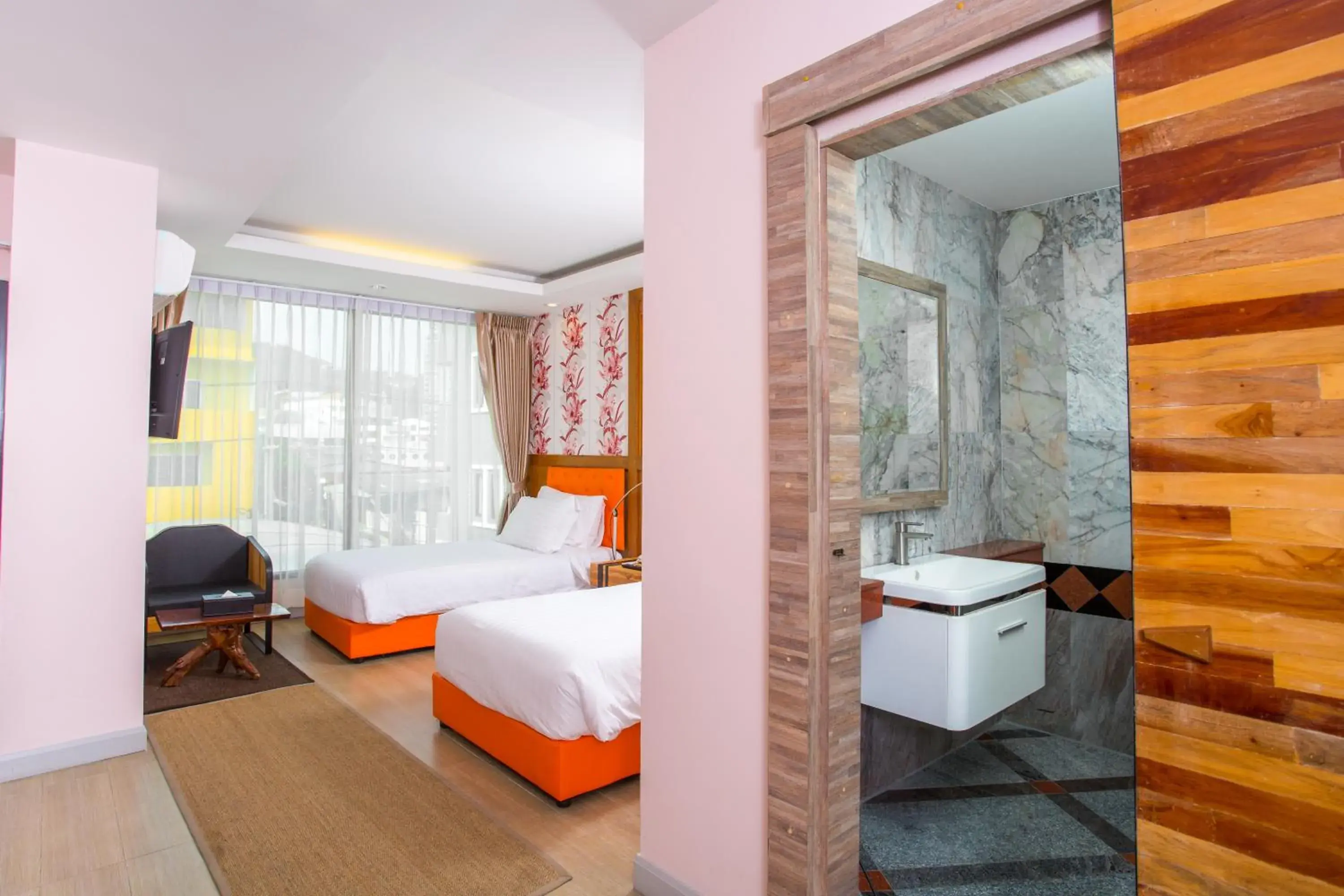 Deluxe Twin Room with Balcony in Triple B Boutique Residence Deluxe Twin Room with Balcony in Triple B Boutique Residence