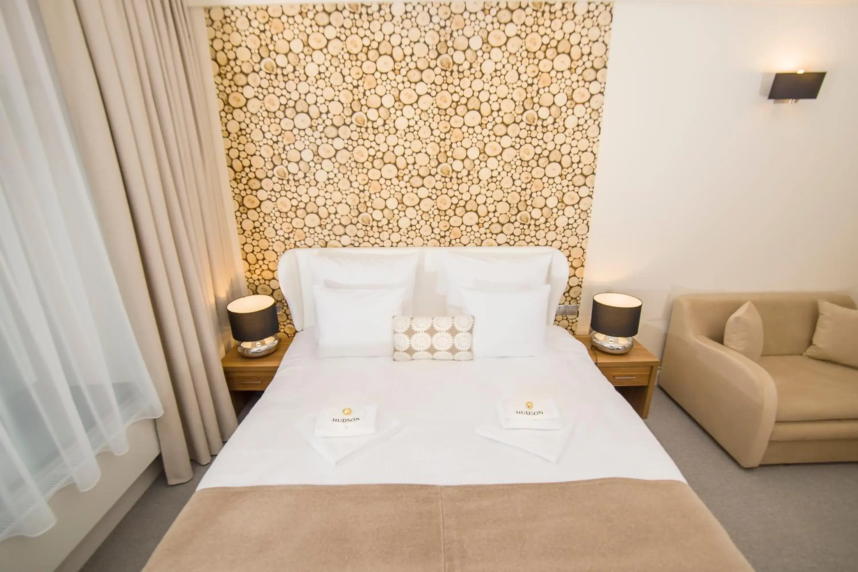 Deluxe Double Room with Shower in Hudson Deluxe Double Room with Shower in Hudson