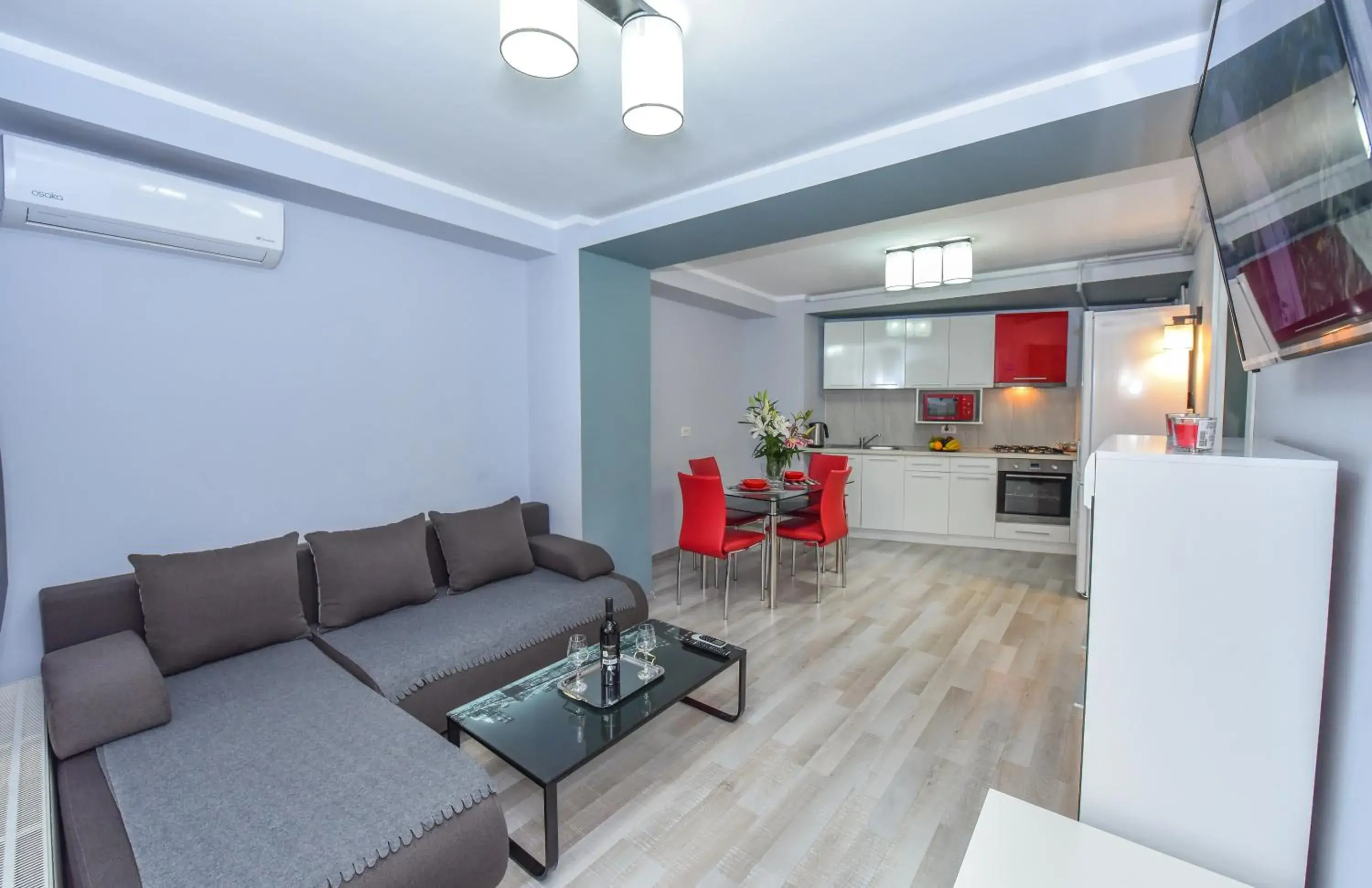 Superior Two-Bedroom Apartment with Balcony in CityScape Bucharest Superior Two-Bedroom Apartment with Balcony in CityScape Bucharest