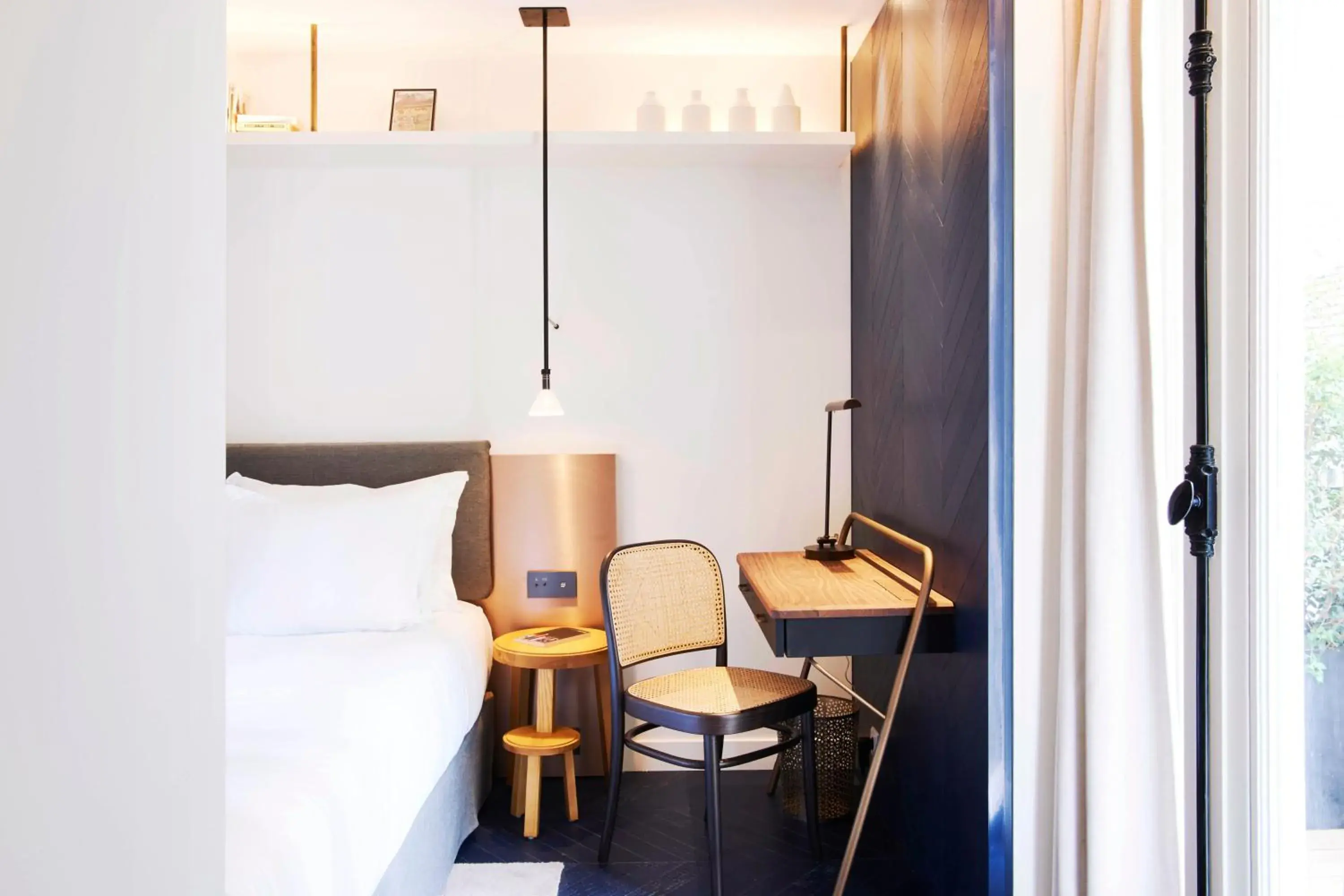 Superior Double Room with Balcony in Perpetual Elysée Montaigne Superior Double Room with Balcony in Perpetual Elysée Montaigne