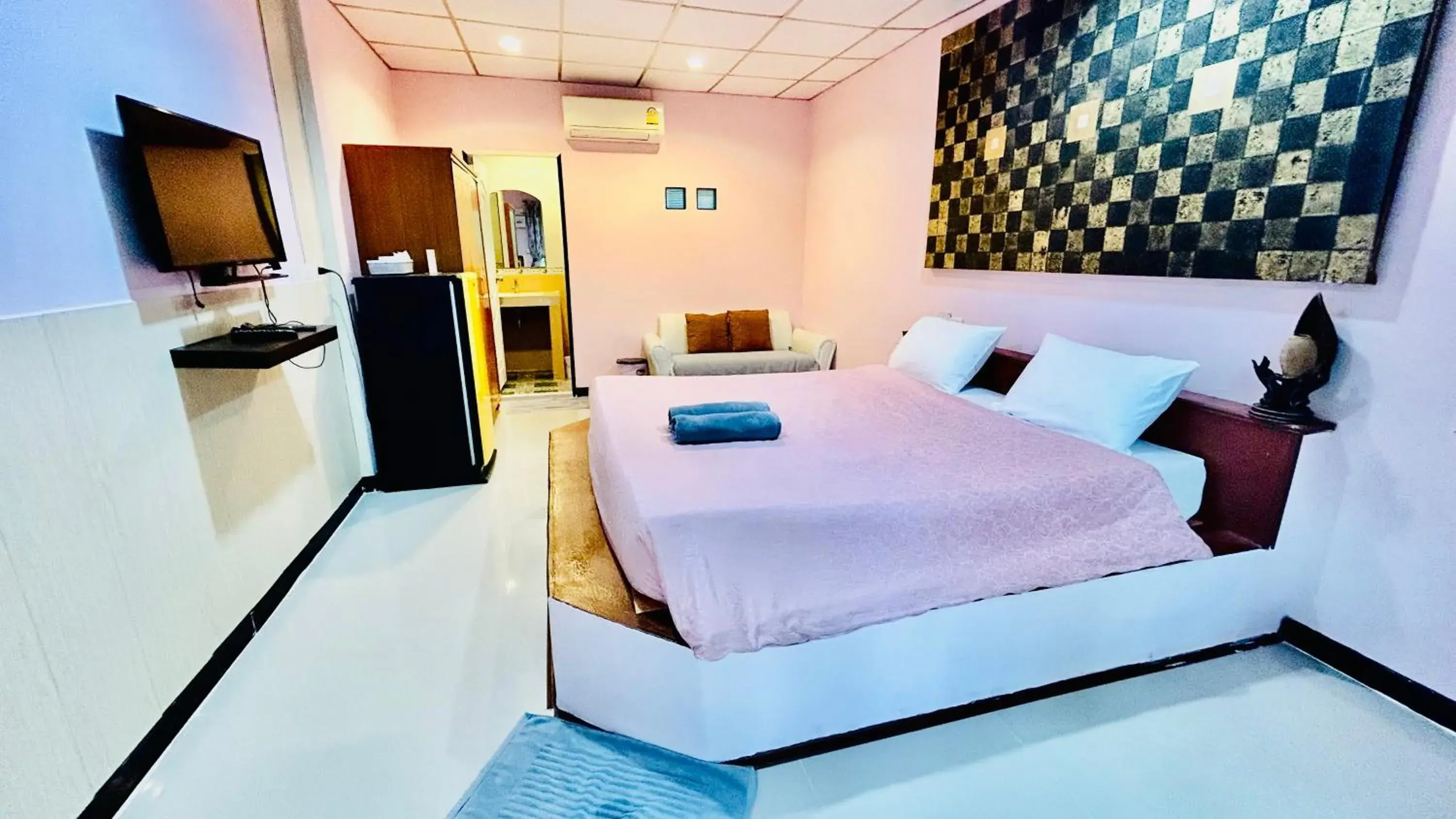 Superior King Room in Pakmeng Beach Resort Superior King Room in Pakmeng Beach Resort