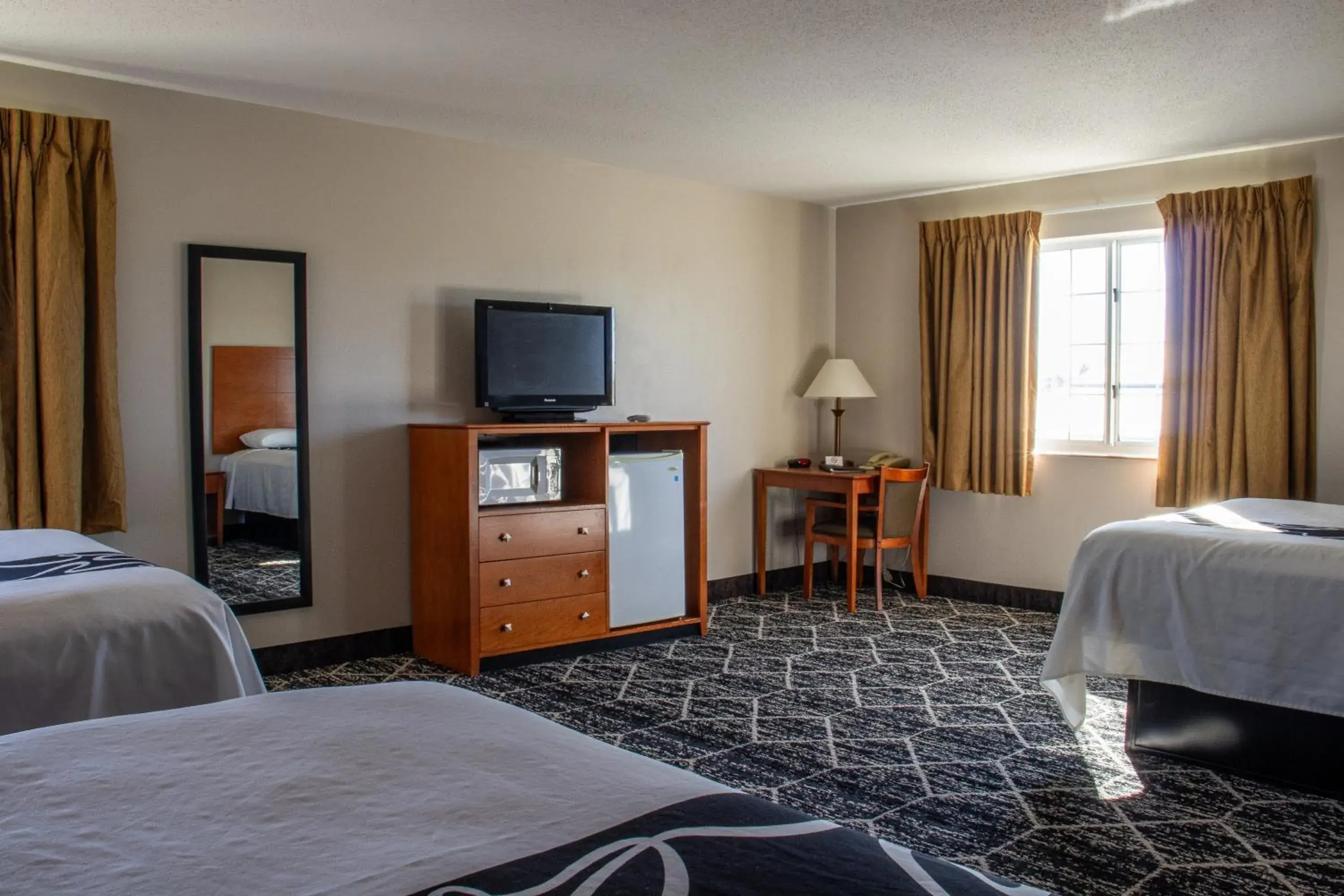 Deluxe Triple Room in Belva Deer Inn Deluxe Triple Room in Belva Deer Inn