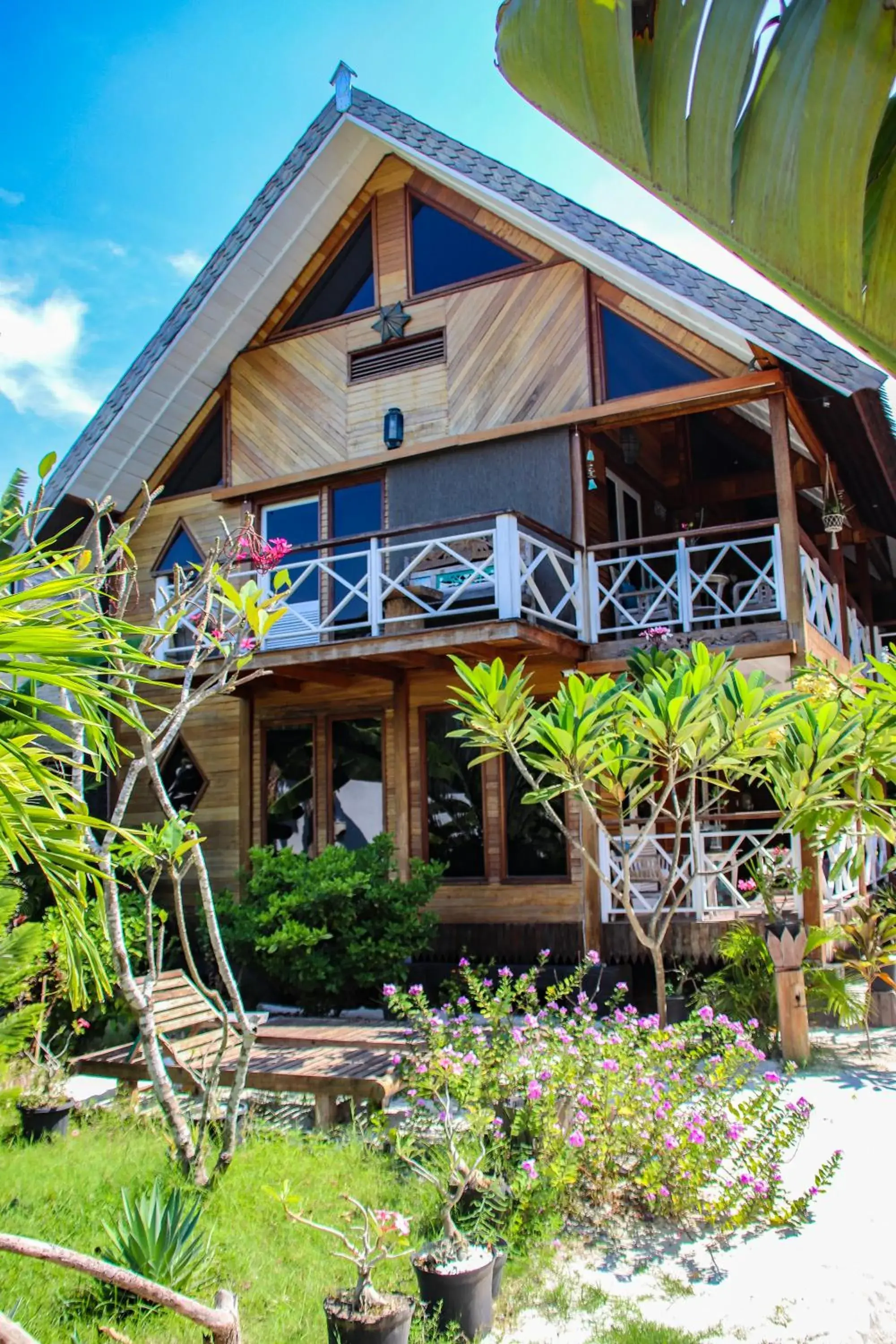 Deluxe Villa in Serene Beach Villa Deluxe Villa in Serene Beach Villa