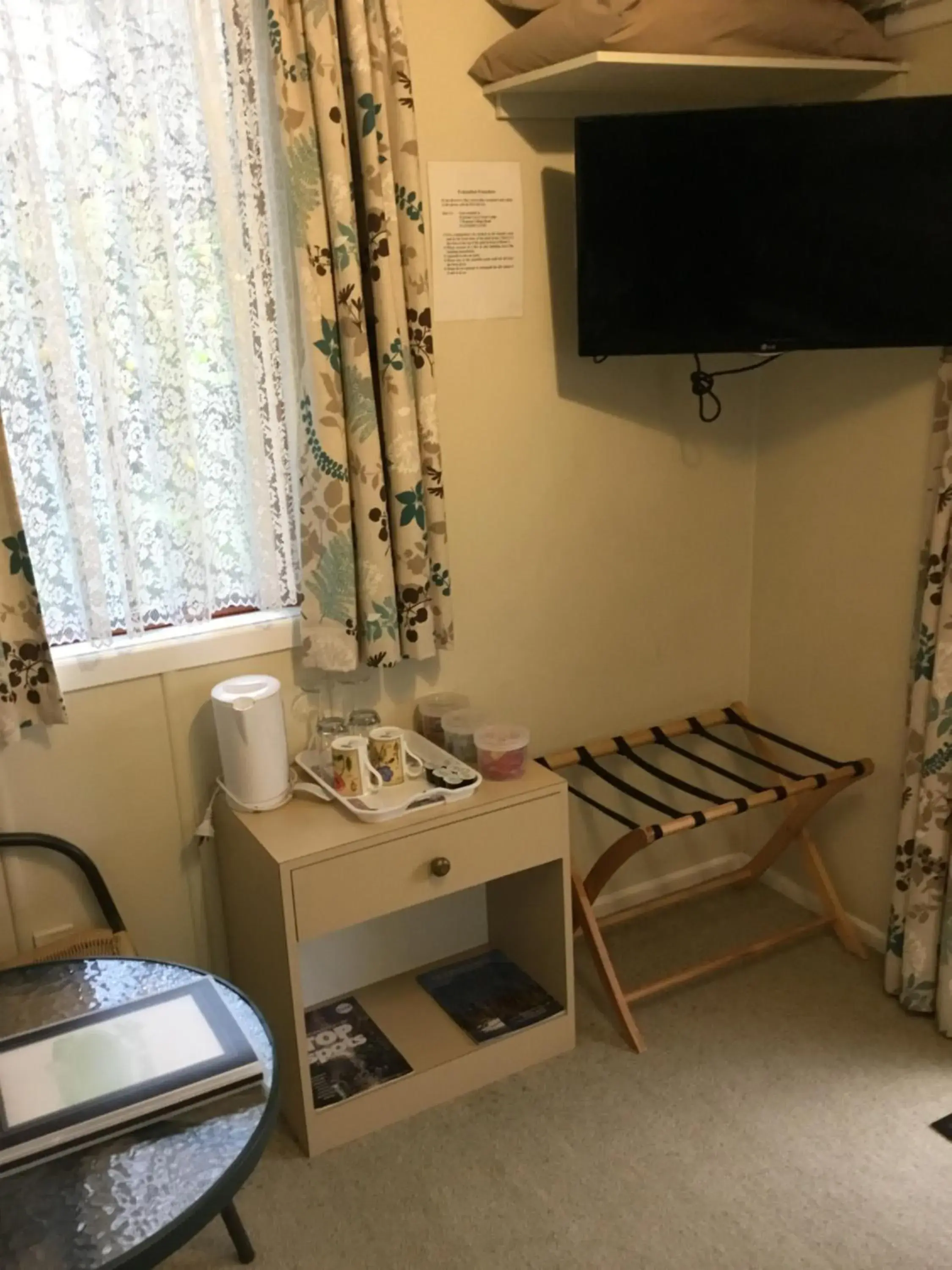 Twin Room - Room 5 in Waitomo Caves Guest Lodge Twin Room - Room 5 in Waitomo Caves Guest Lodge