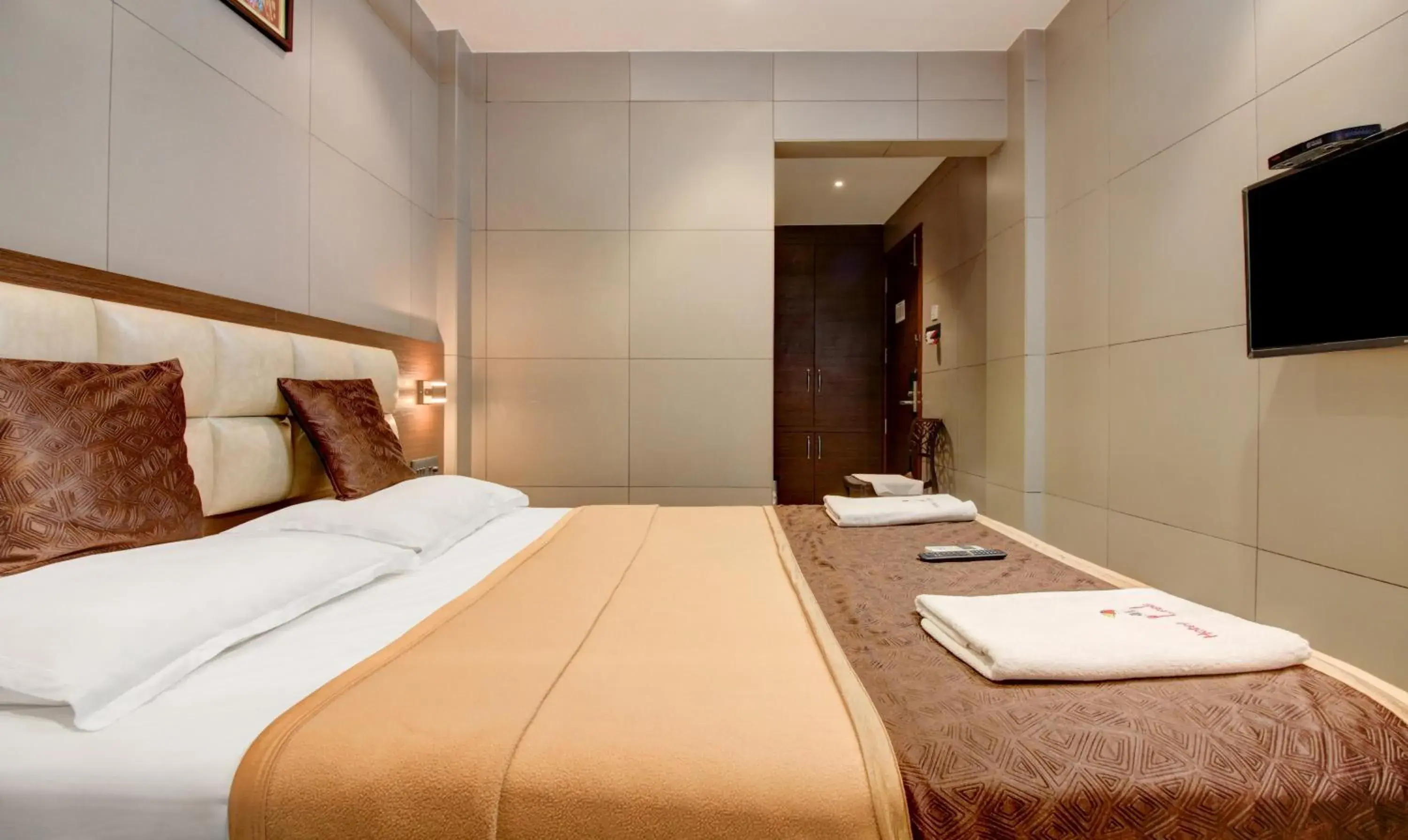 Superior Double Room - single occupancy in Hotel Leela Superior Double Room - single occupancy in Hotel Leela