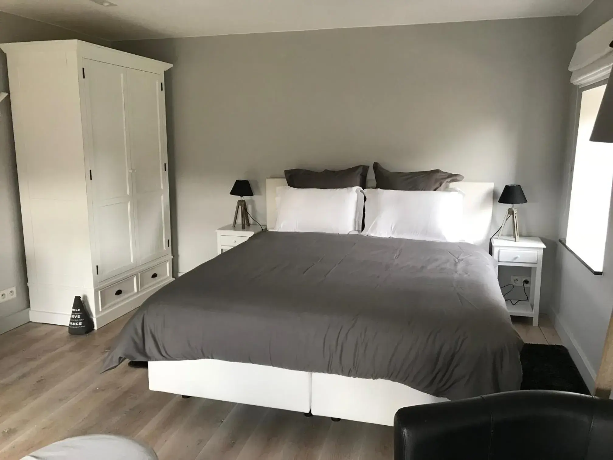 Family Room with Private Bathroom - single occupancy in La maison en pierre Family Room with Private Bathroom - single occupancy in La maison en pierre