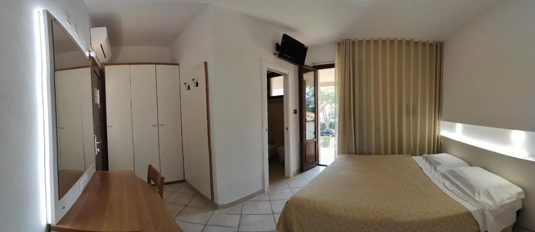 Triple Room with Balcony in Hotel Boschetto Triple Room with Balcony in Hotel Boschetto