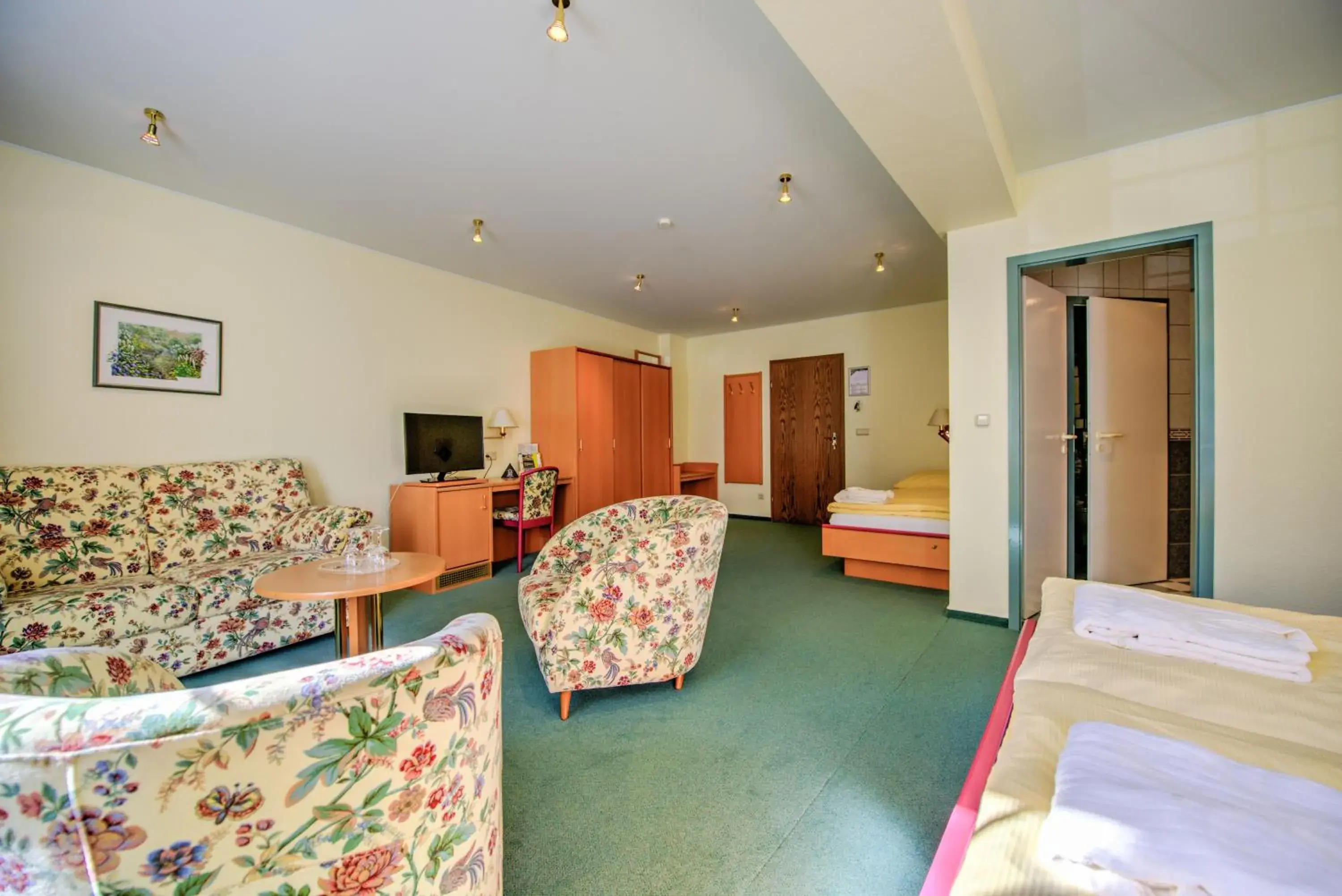 Junior Suite with Spa Access in Hotel du Commerce - Restaurant La Table de Clervaux Junior Suite with Spa Access in Hotel du Commerce - Restaurant La Table de Clervaux