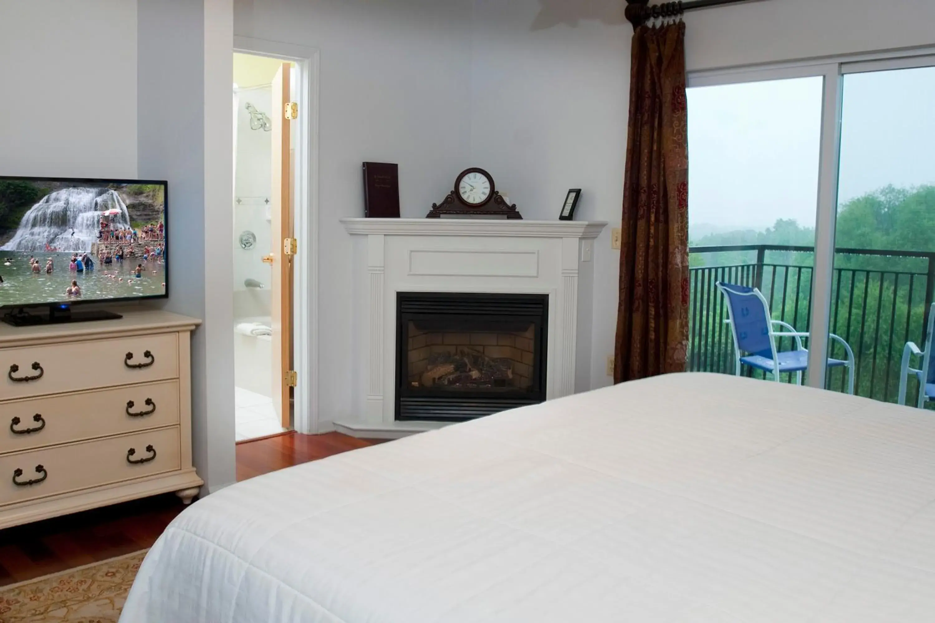 Deluxe King Studio in La Tourelle Inn & Spa Deluxe King Studio in La Tourelle Inn & Spa