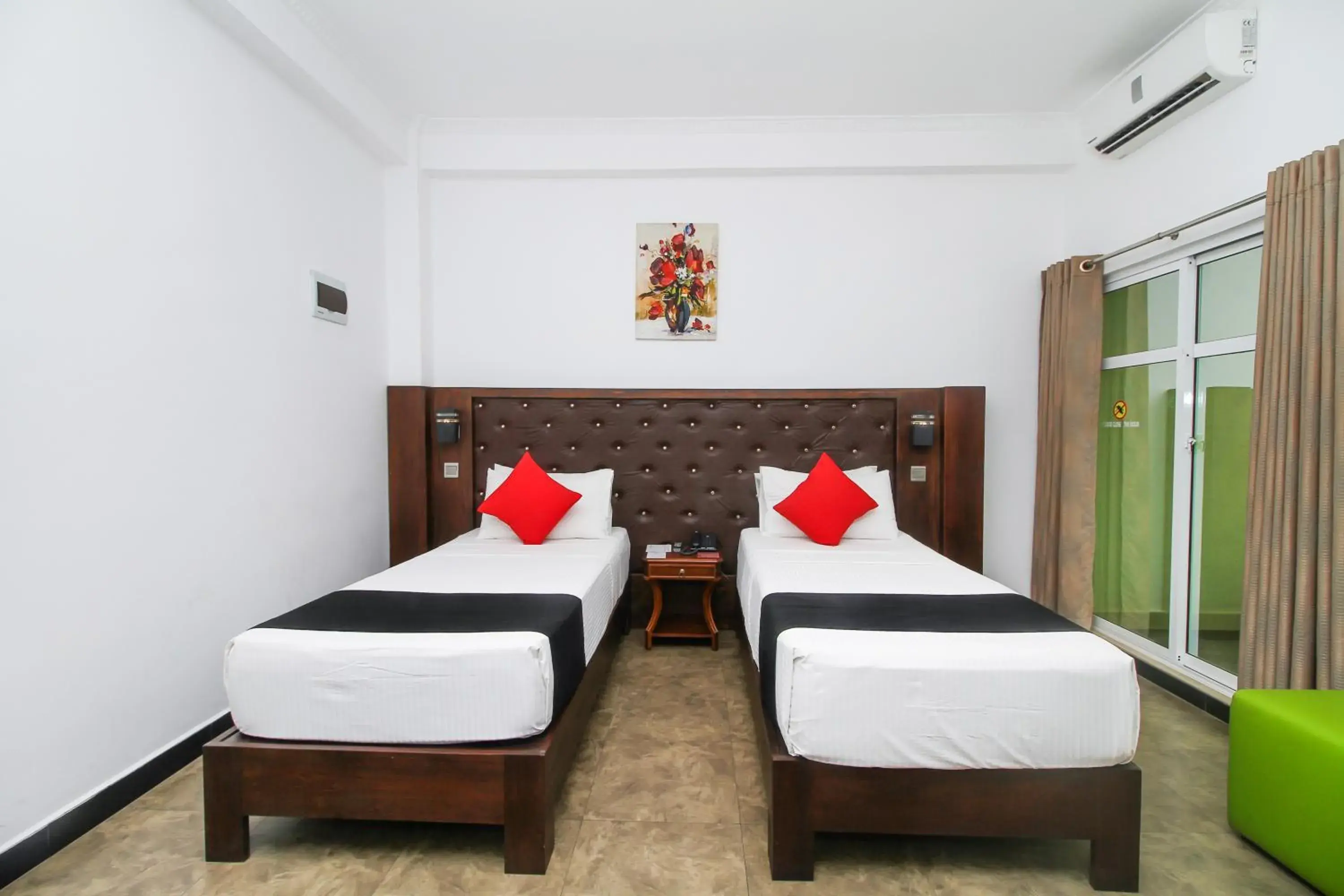 Deluxe Twin Room in Sasha Transit Hotel Deluxe Twin Room in Sasha Transit Hotel