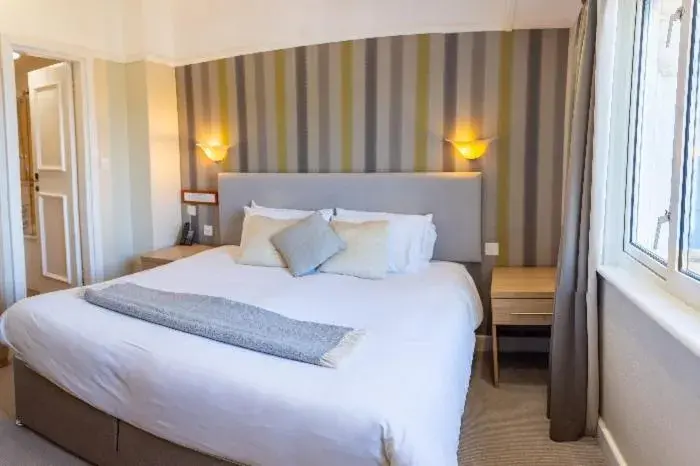 Large Standard Room with Balcony and Sea View in The Cottage Hotel Large Standard Room with Balcony and Sea View in The Cottage Hotel