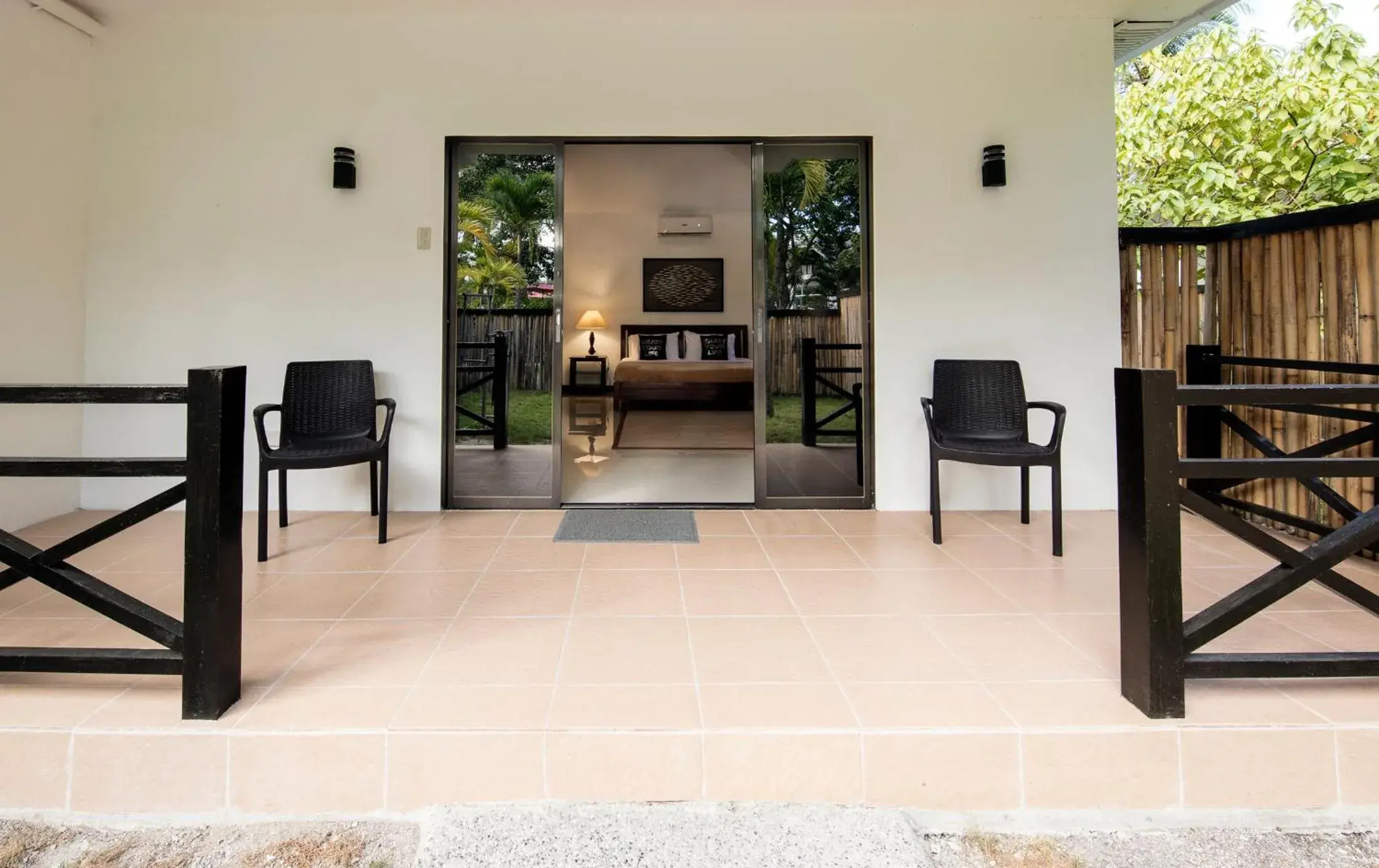 King Suite with Sea View in Cabilao Sanctuary Beach & Dive Resort King Suite with Sea View in Cabilao Sanctuary Beach & Dive Resort