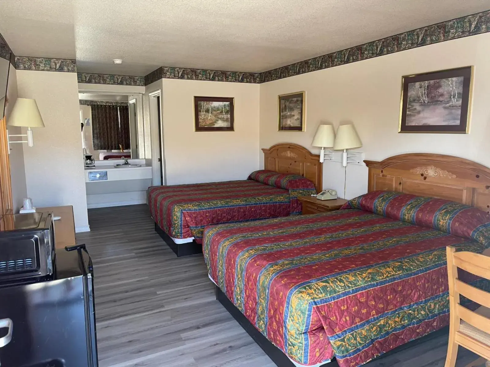 Premium 2 Double Beds with Spa Jacuzzi Tub Non-Smoking in Lakeside inn & suites by OYO Mathis I 37 Premium 2 Double Beds with Spa Jacuzzi Tub Non-Smoking in Lakeside inn & suites by OYO Mathis I 37