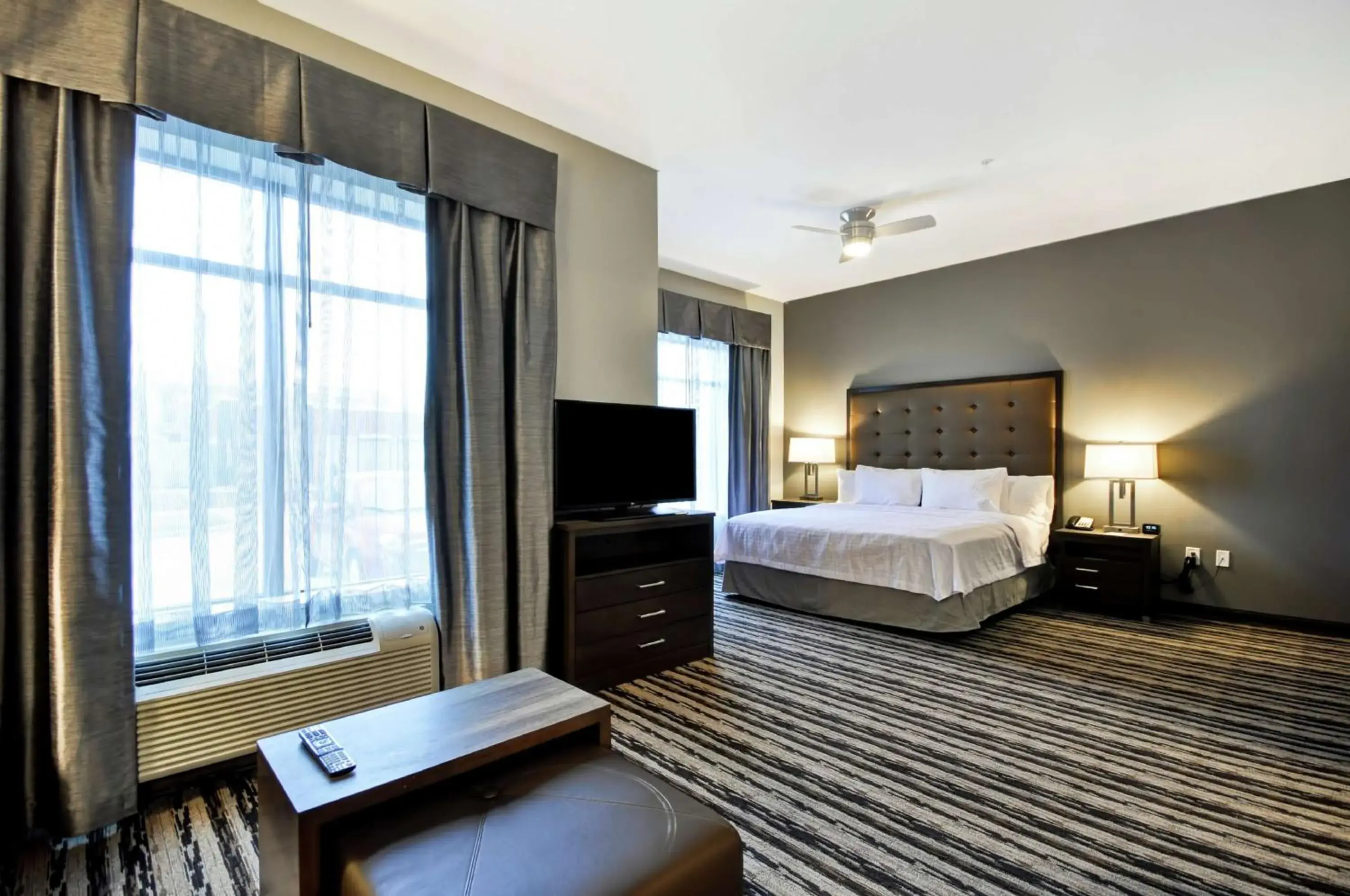 King Studio with Roll-In Shower - Mobility and Hearing Access/Non-Smoking in Homewood Suites by Hilton Cincinnati/West Chester King Studio with Roll-In Shower - Mobility and Hearing Access/Non-Smoking in Homewood Suites by Hilton Cincinnati/West Chester