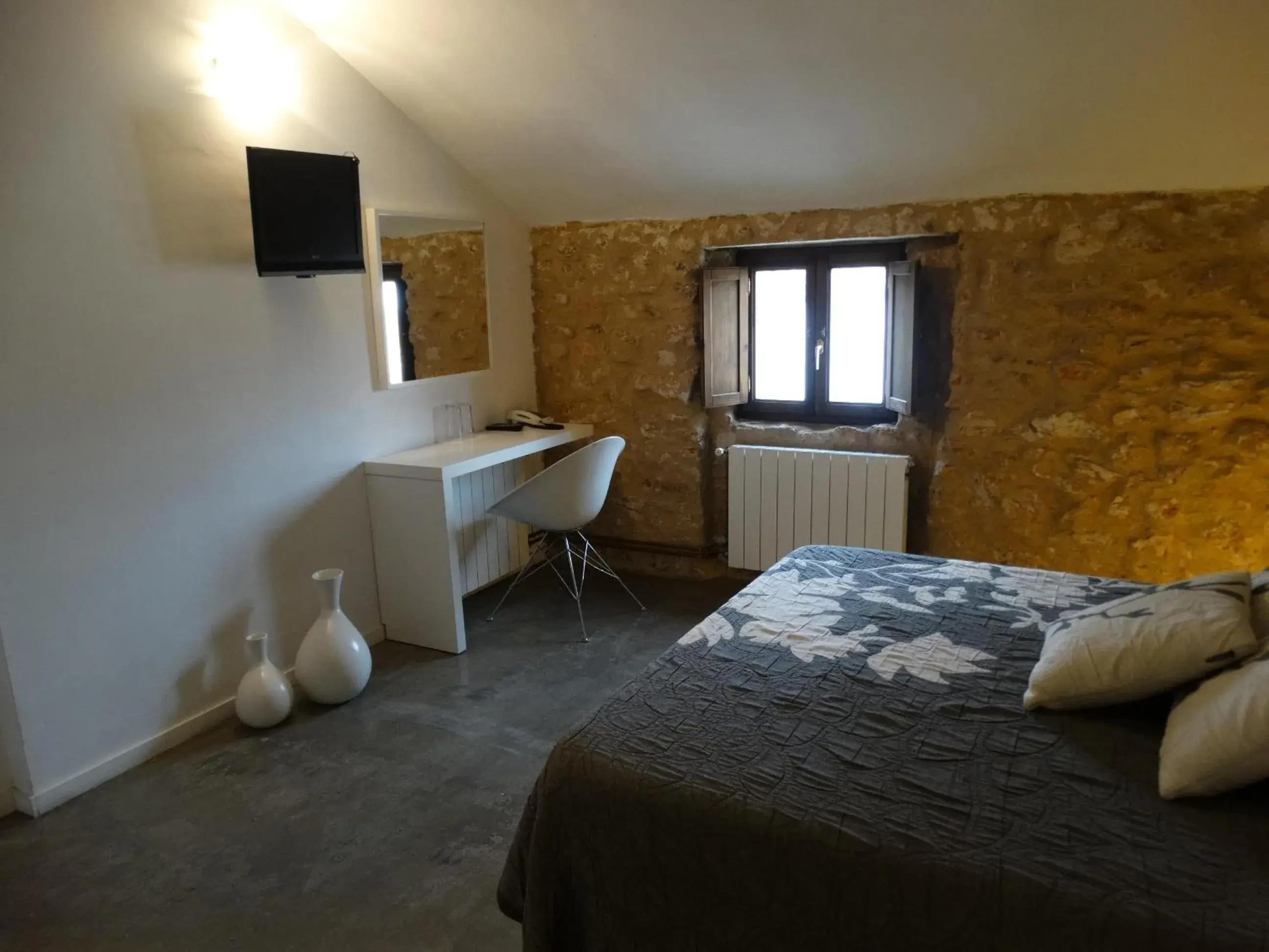 Double Room with Private Bathroom in Hotel Raimblanc Double Room with Private Bathroom in Hotel Raimblanc