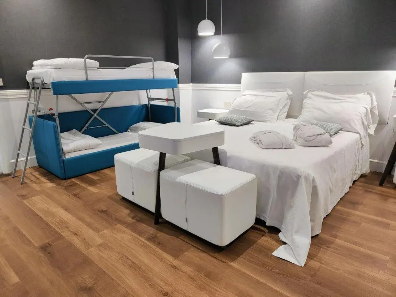 Deluxe Quadruple Room in Villa Adriatica Ambienthotels Deluxe Quadruple Room in Villa Adriatica Ambienthotels