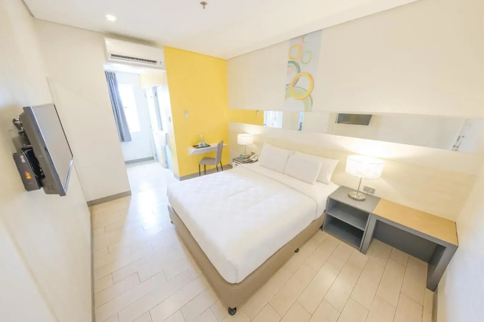 Standard Queen Room in Go Hotels Lanang - Davao Standard Queen Room in Go Hotels Lanang - Davao