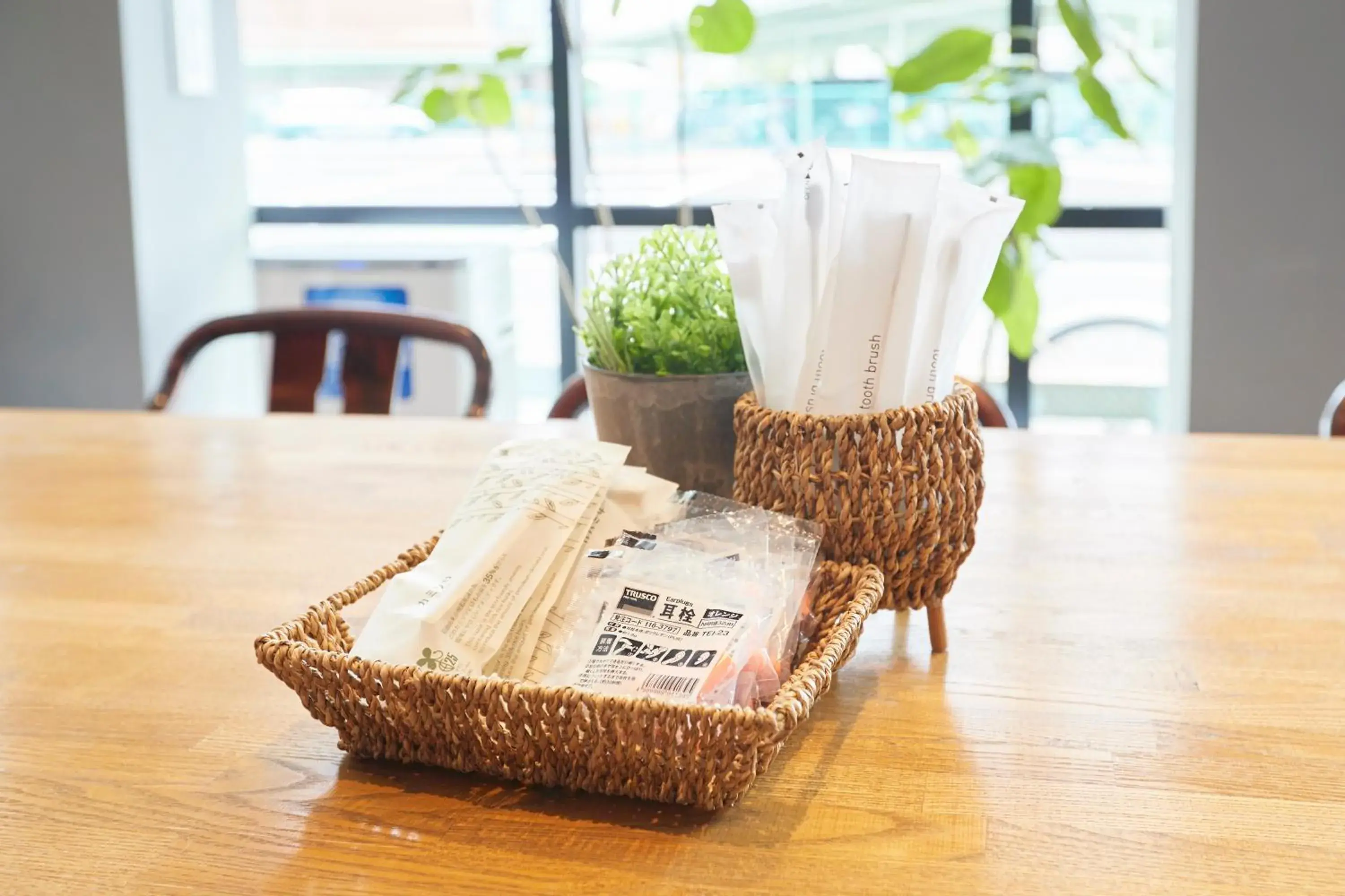 Single Bed with TV in 12 Beds Mixed Dormitory Room in Drop Inn Tottori Single Bed with TV in 12 Beds Mixed Dormitory Room in Drop Inn Tottori