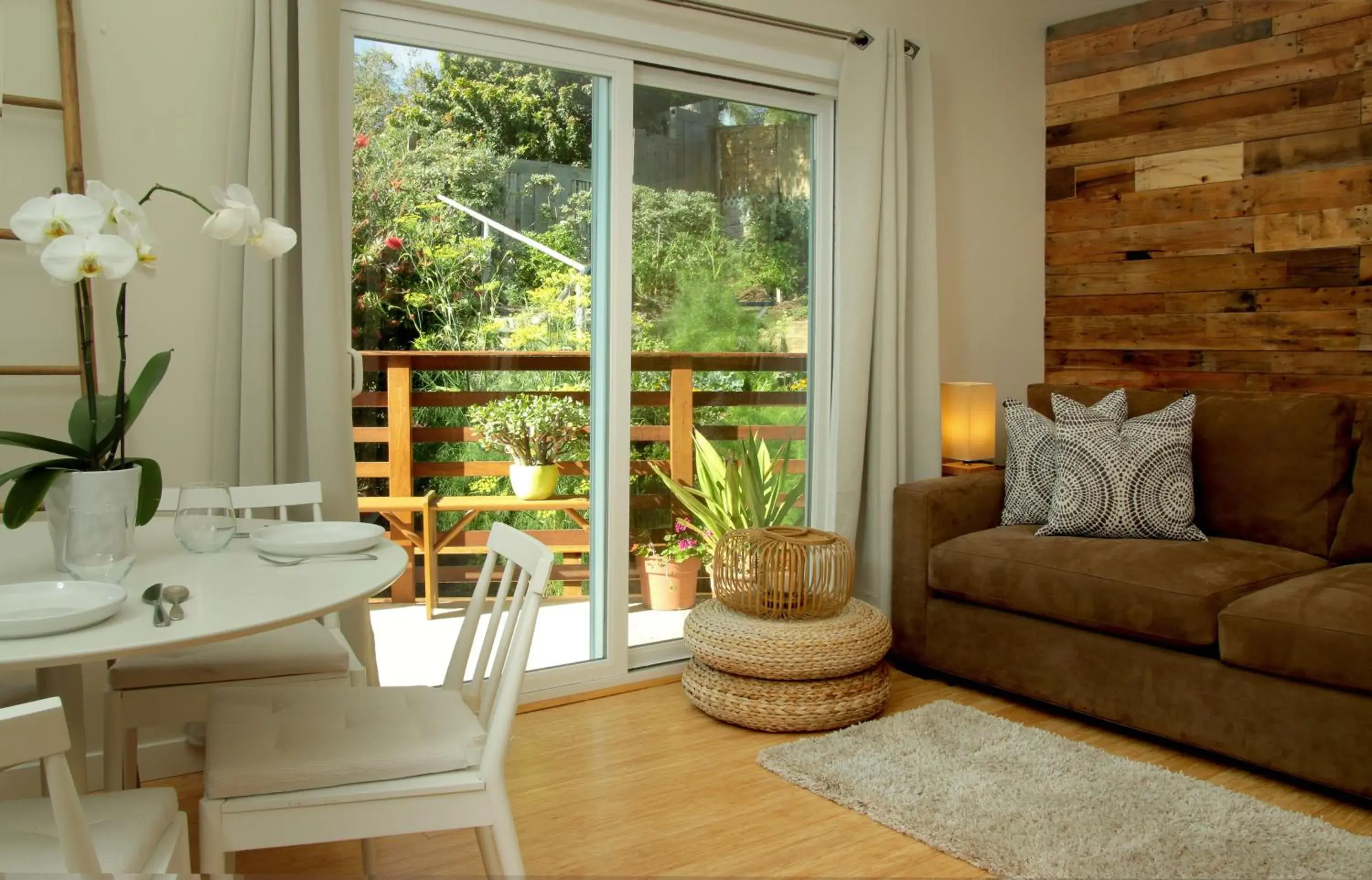 Deluxe Family Suite in Inn at Moonlight Beach Deluxe Family Suite in Inn at Moonlight Beach