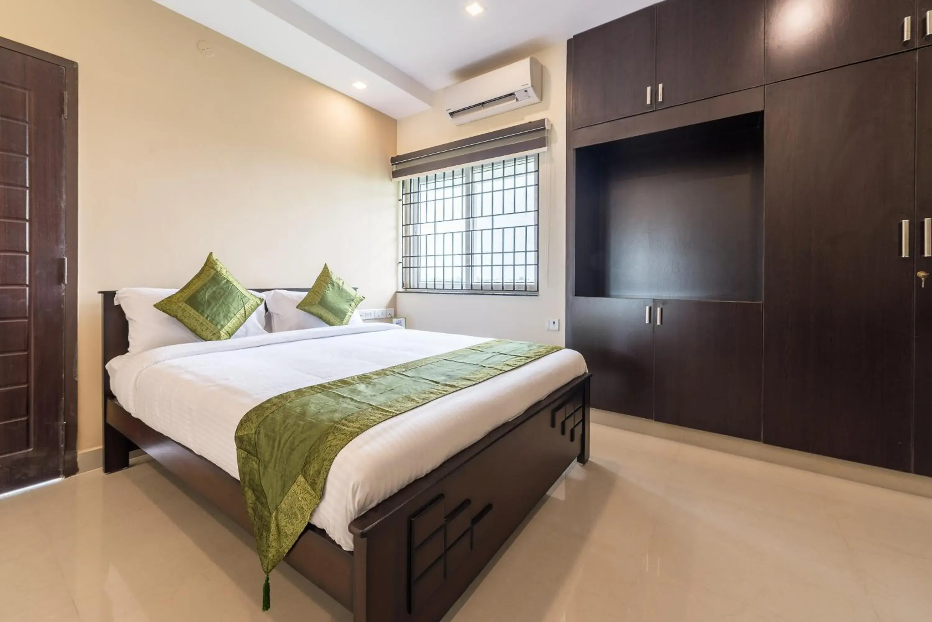 Deluxe Room - single occupancy in Treebo Adin Residence Chennai Trade Centre Deluxe Room - single occupancy in Treebo Adin Residence Chennai Trade Centre