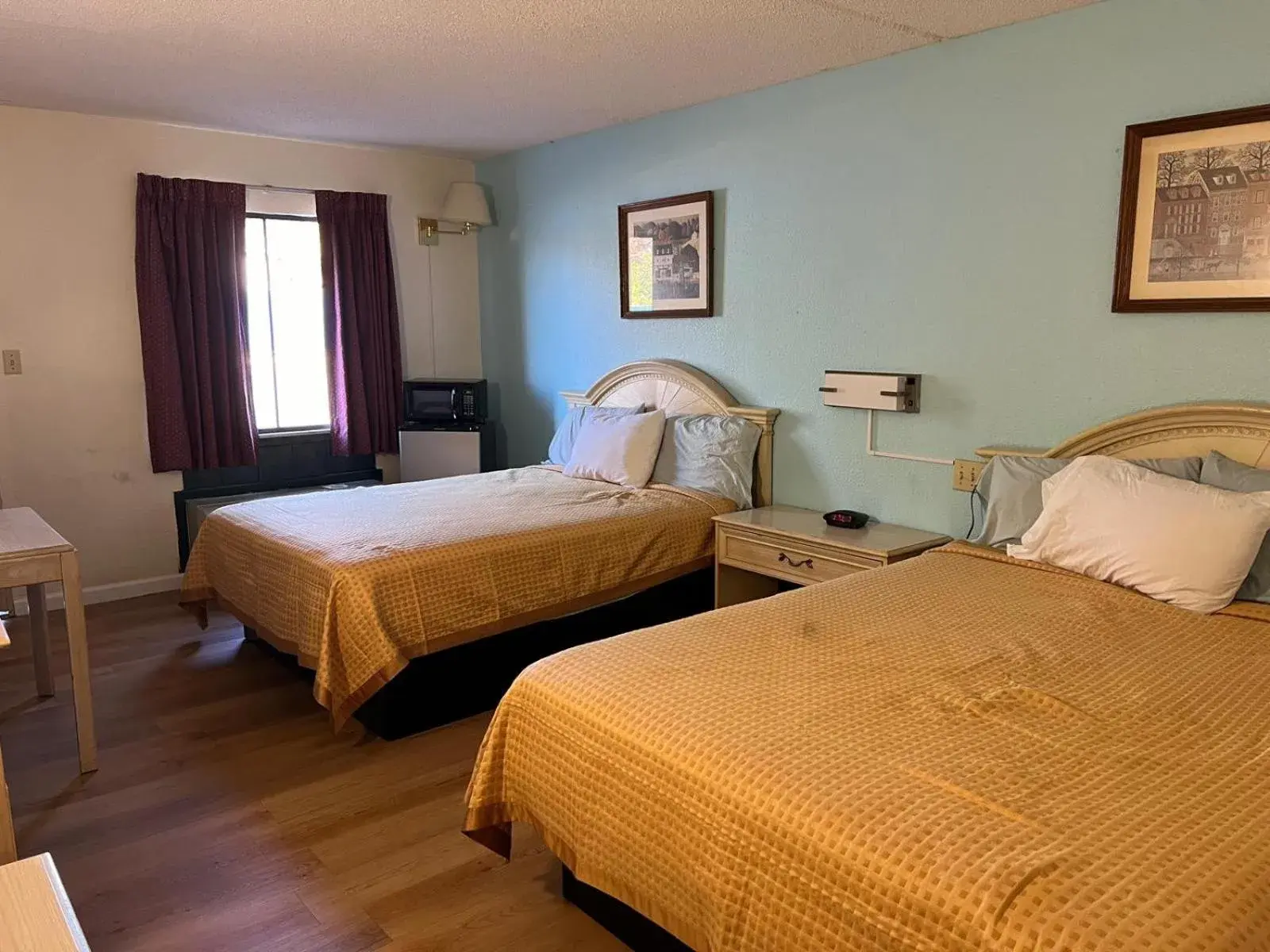 2 Queen Bed Smoking in Quality Quarters Inn By OYO Richmond KY I-75 2 Queen Bed Smoking in Quality Quarters Inn By OYO Richmond KY I-75