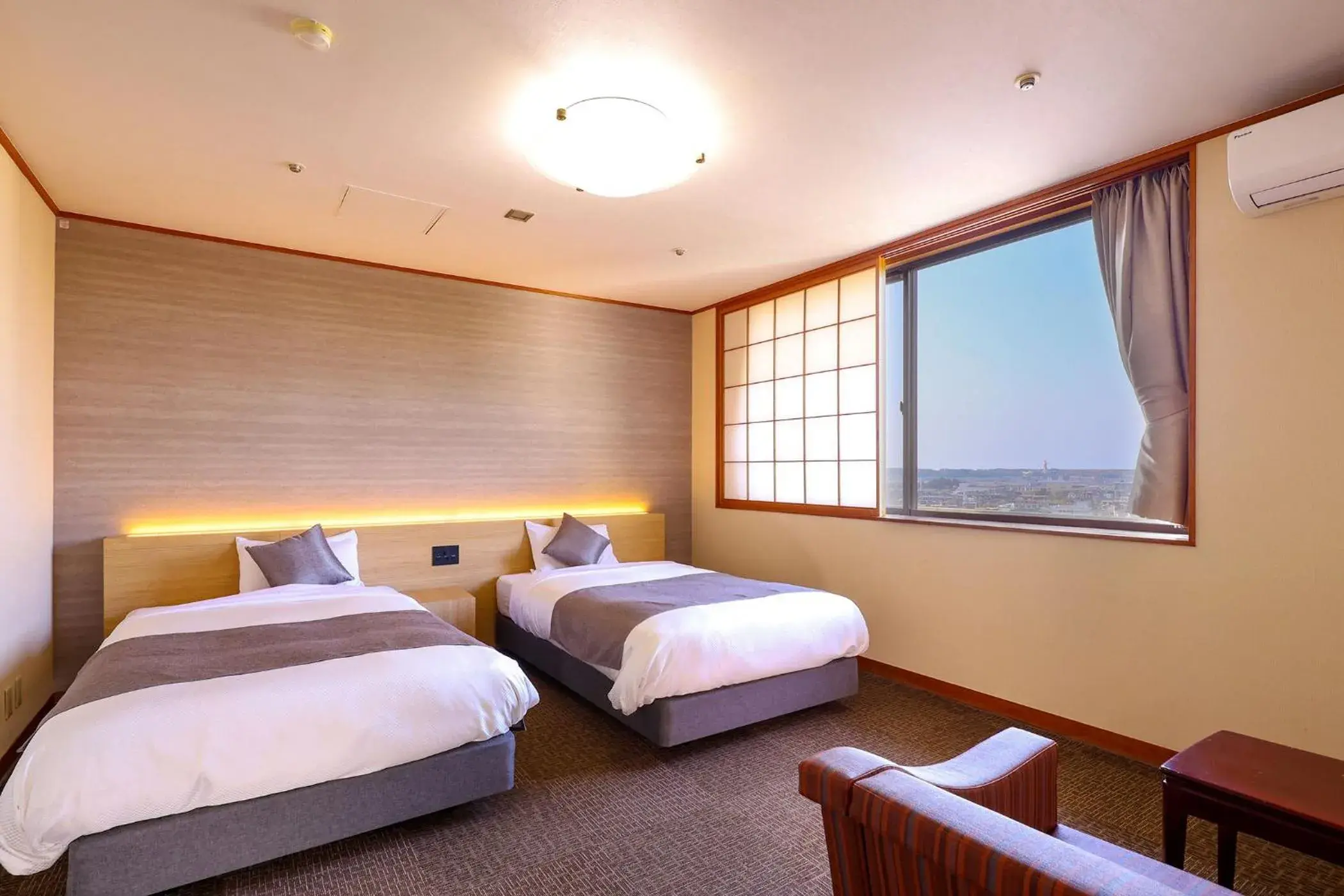 Standard Japanese-Western-Style Twin Room with 16+7.5 Tatami mats - Non-Smoking - Shared Bathroom in Ooedo Onsen Monogatari Premium Yamashitaya Standard Japanese-Western-Style Twin Room with 16+7.5 Tatami mats - Non-Smoking - Shared Bathroom in Ooedo Onsen Monogatari Premium Yamashitaya