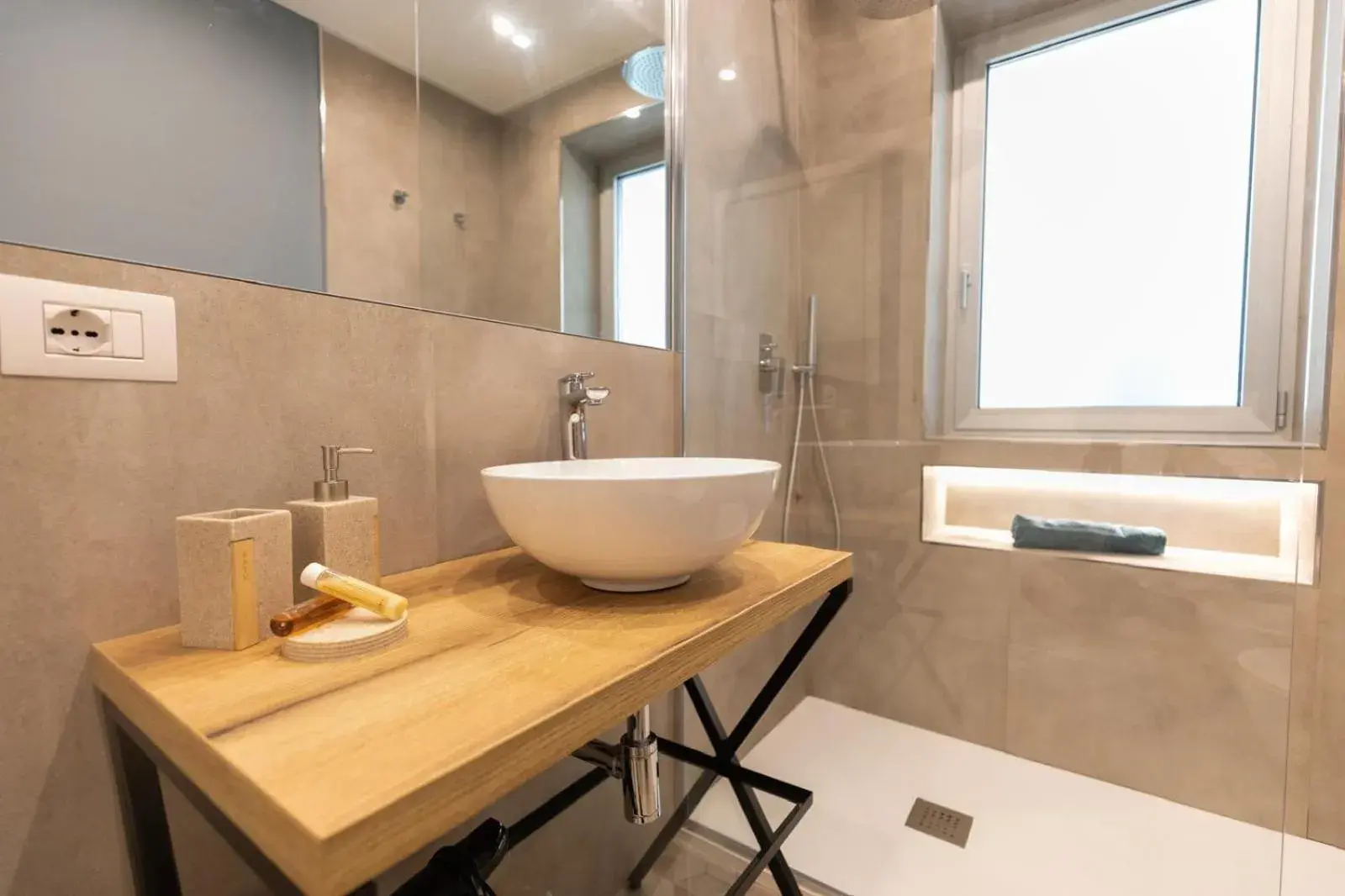 Deluxe Double Room with Sea View in Antares Rooms and Suites Deluxe Double Room with Sea View in Antares Rooms and Suites