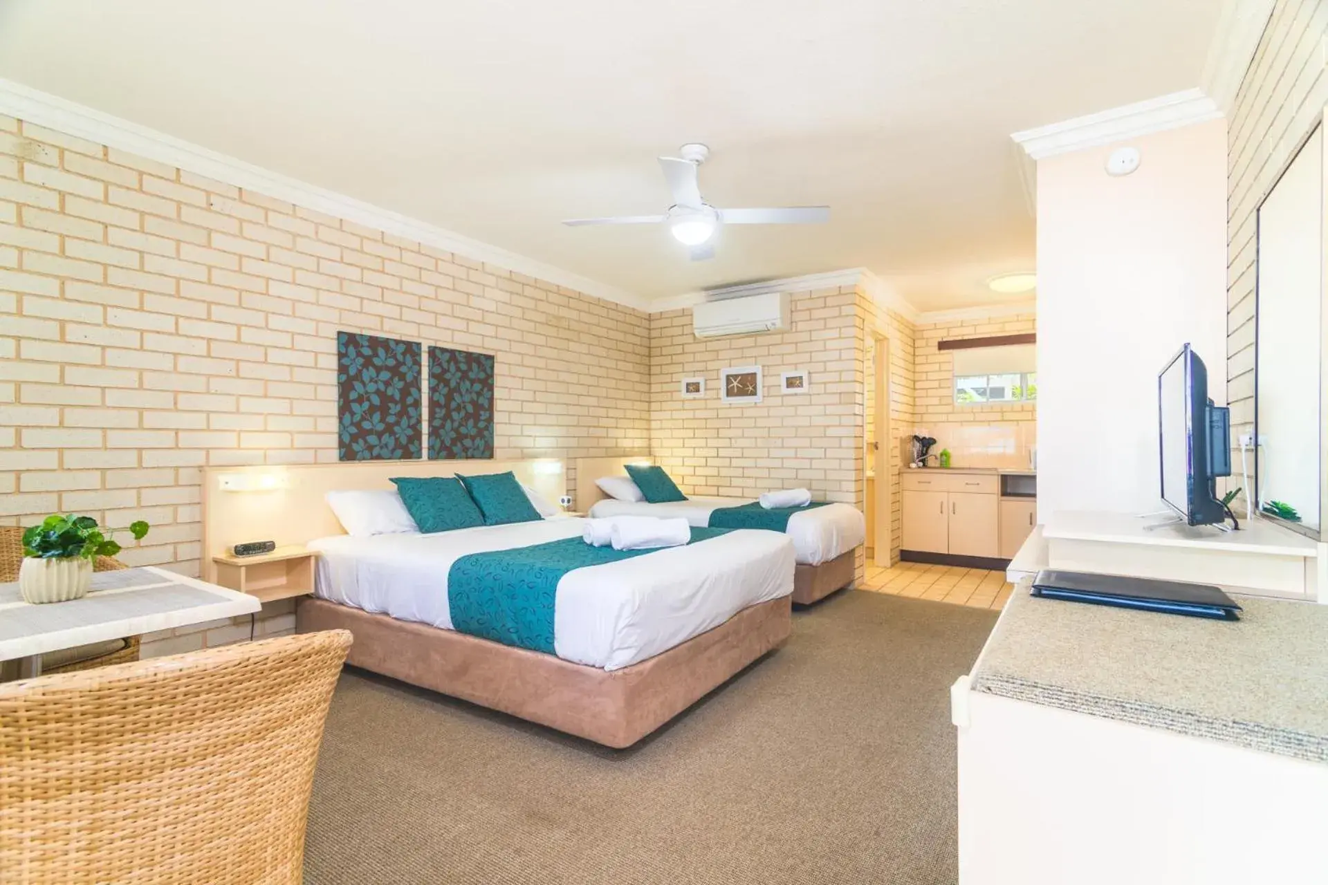 Twin Room in Santa Fe Motel and Holiday Units Twin Room in Santa Fe Motel and Holiday Units