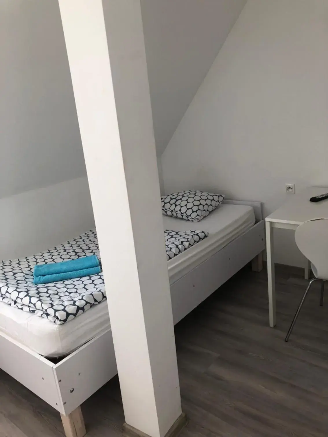 Single Room with Bathroom - single occupancy in Hostel Przed Świtem Single Room with Bathroom - single occupancy in Hostel Przed Świtem