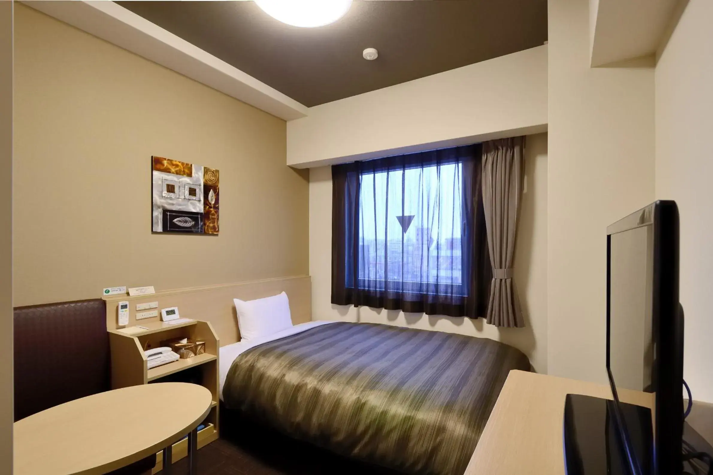 Comfort Single Room - single occupancy - Non-Smoking in Hotel Route-Inn Fuji Chuo Koen Higashi Comfort Single Room - single occupancy - Non-Smoking in Hotel Route-Inn Fuji Chuo Koen Higashi
