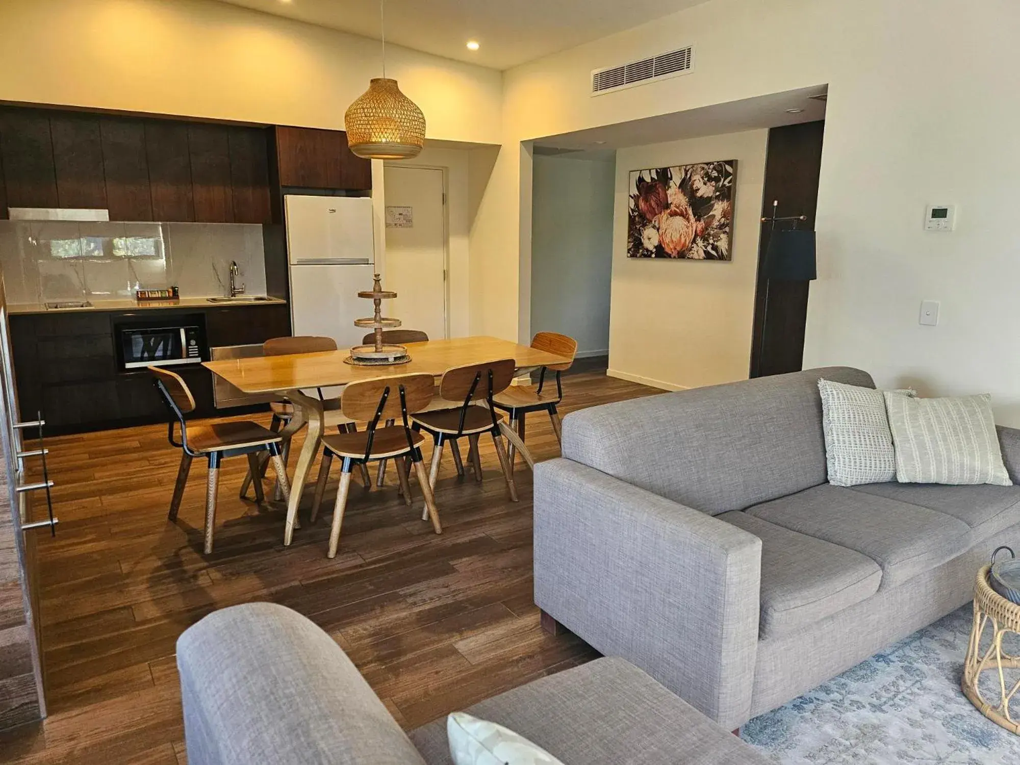 Three-Bedroom Apartment in Altitude On Montville Three-Bedroom Apartment in Altitude On Montville