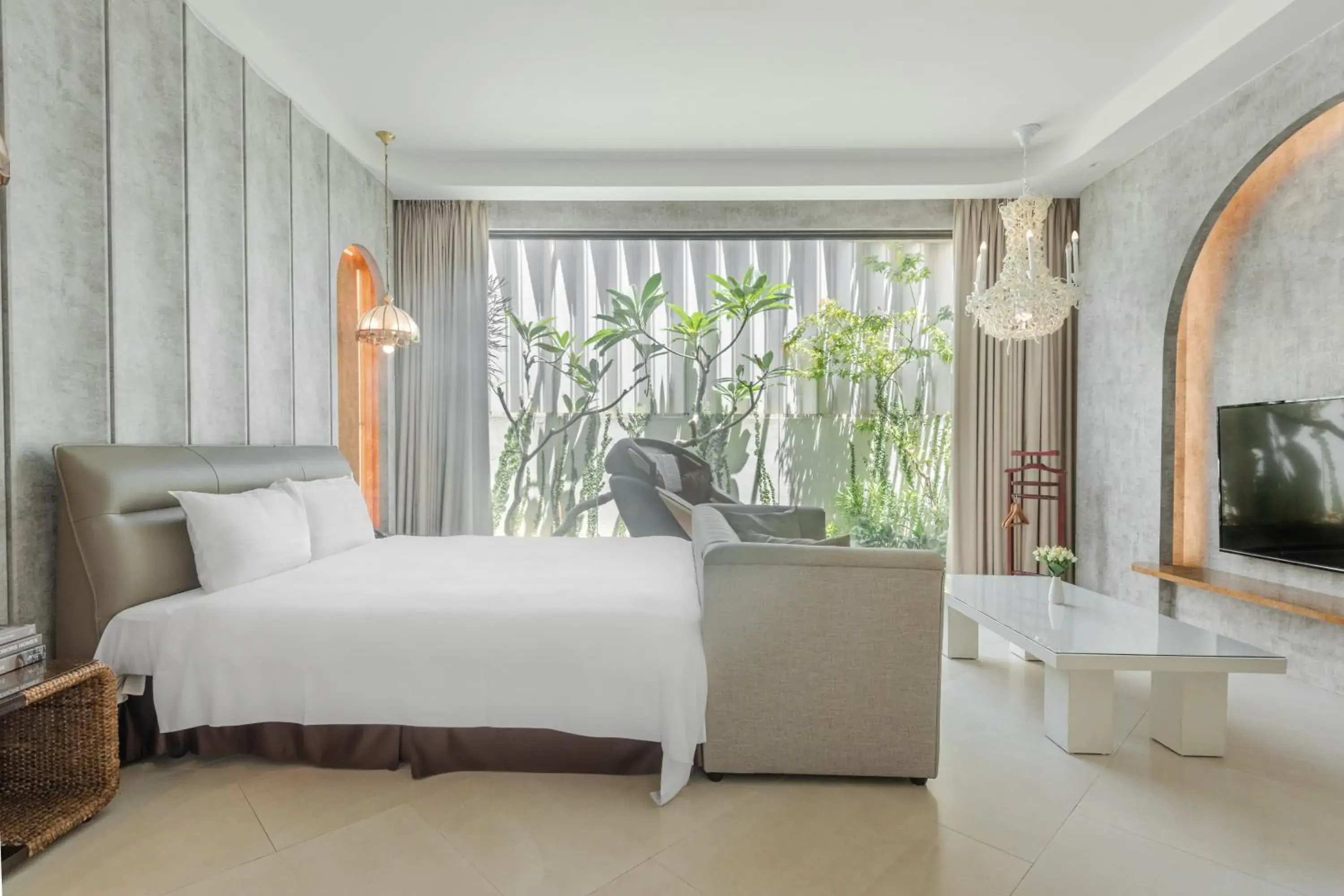 Deluxe Double Room (Check-in after 22:00) in Ease Motel Deluxe Double Room (Check-in after 22:00) in Ease Motel