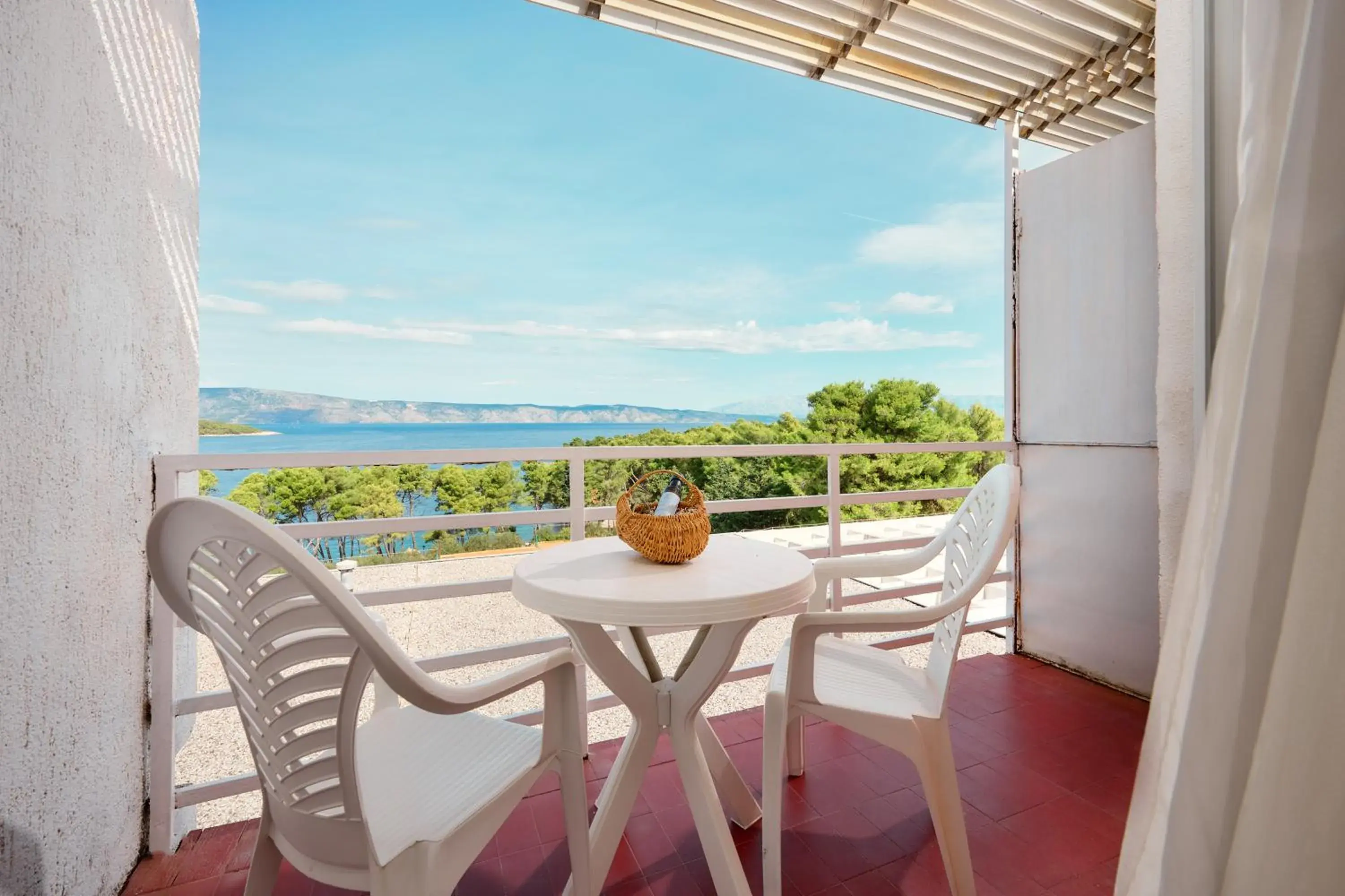 Family Room with Seaside View and Balcony 2+1 in Hotel Hvar Family Room with Seaside View and Balcony 2+1 in Hotel Hvar
