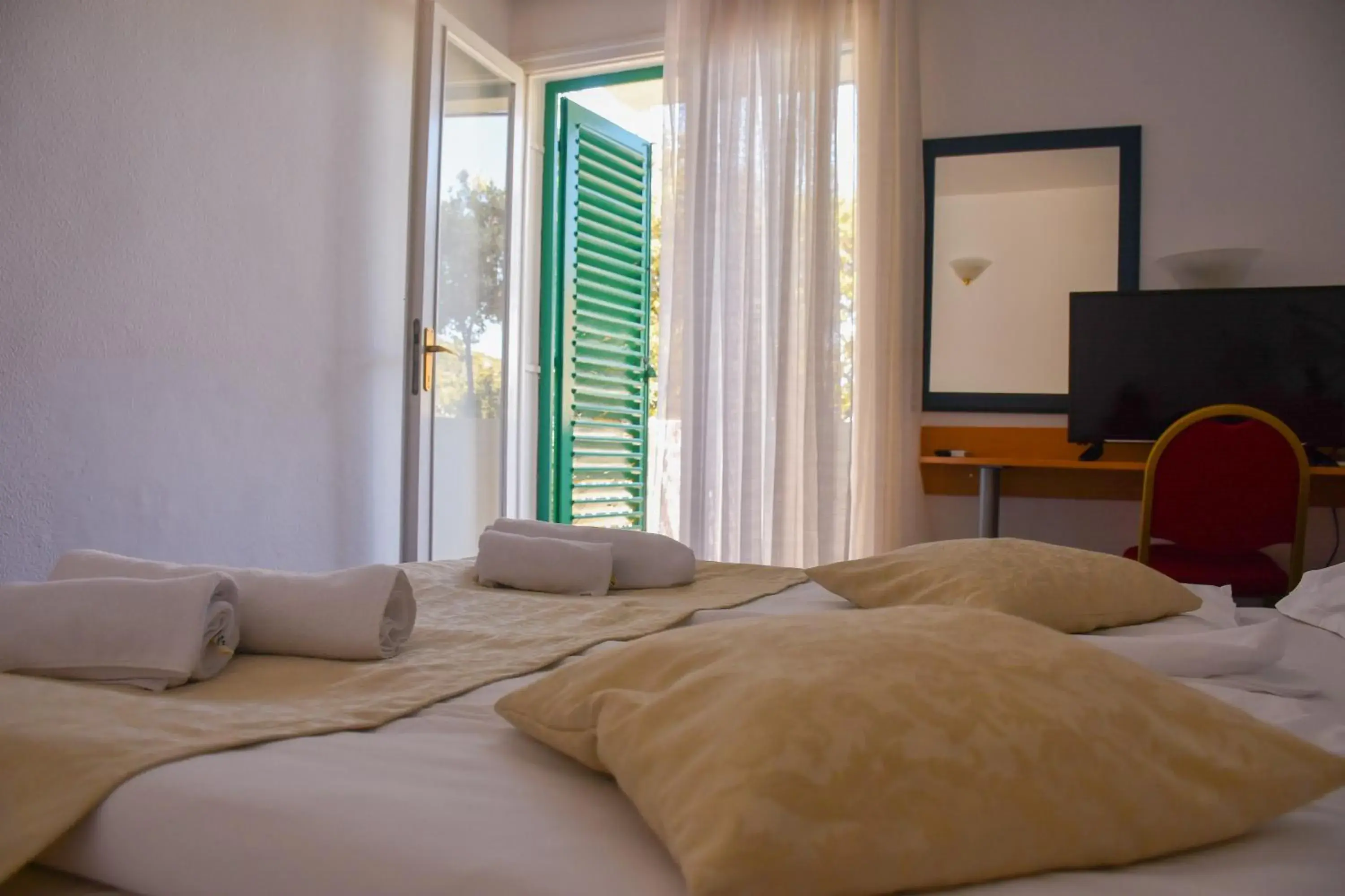 Standard Double Room in Hotel Sirena Hvar Standard Double Room in Hotel Sirena Hvar
