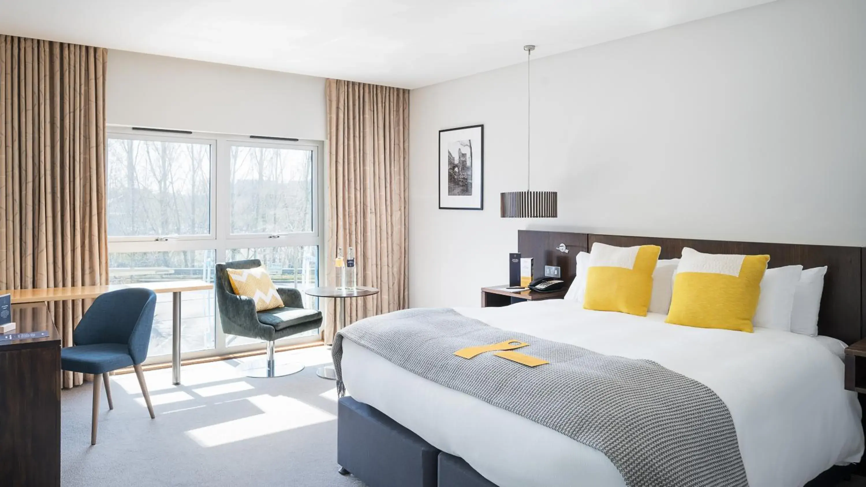 Premium King Room in voco Reading Premium King Room in voco Reading