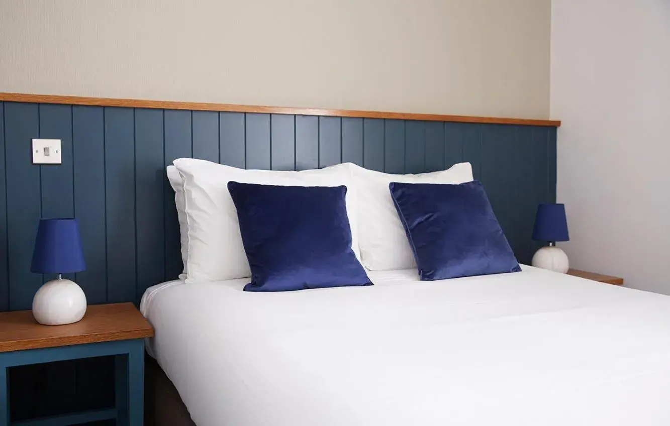 Double Room - single occupancy in Old Manse Hotel by Greene King Inns Double Room - single occupancy in Old Manse Hotel by Greene King Inns