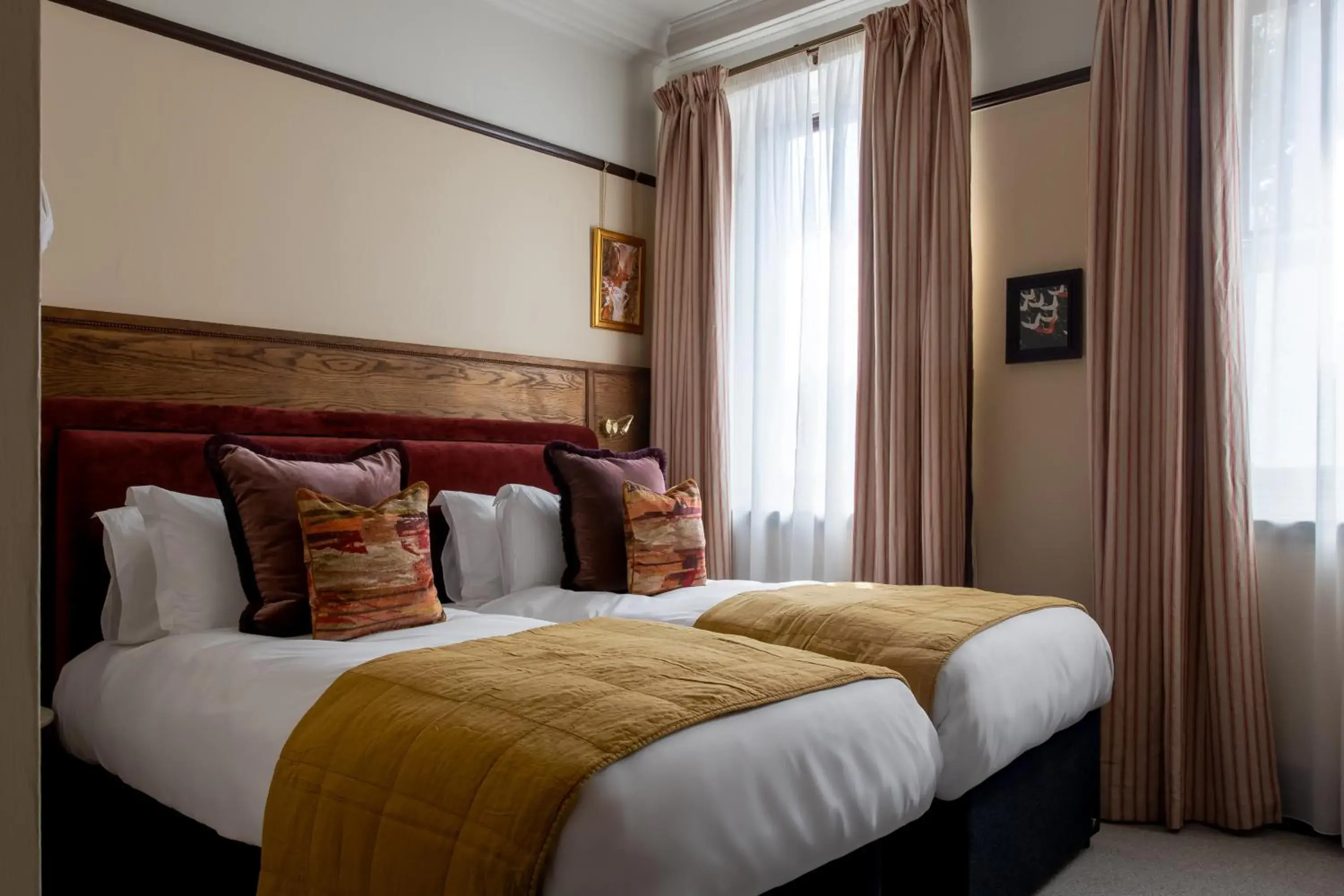 Classic Twin Room in Red Lion Hotel Classic Twin Room in Red Lion Hotel