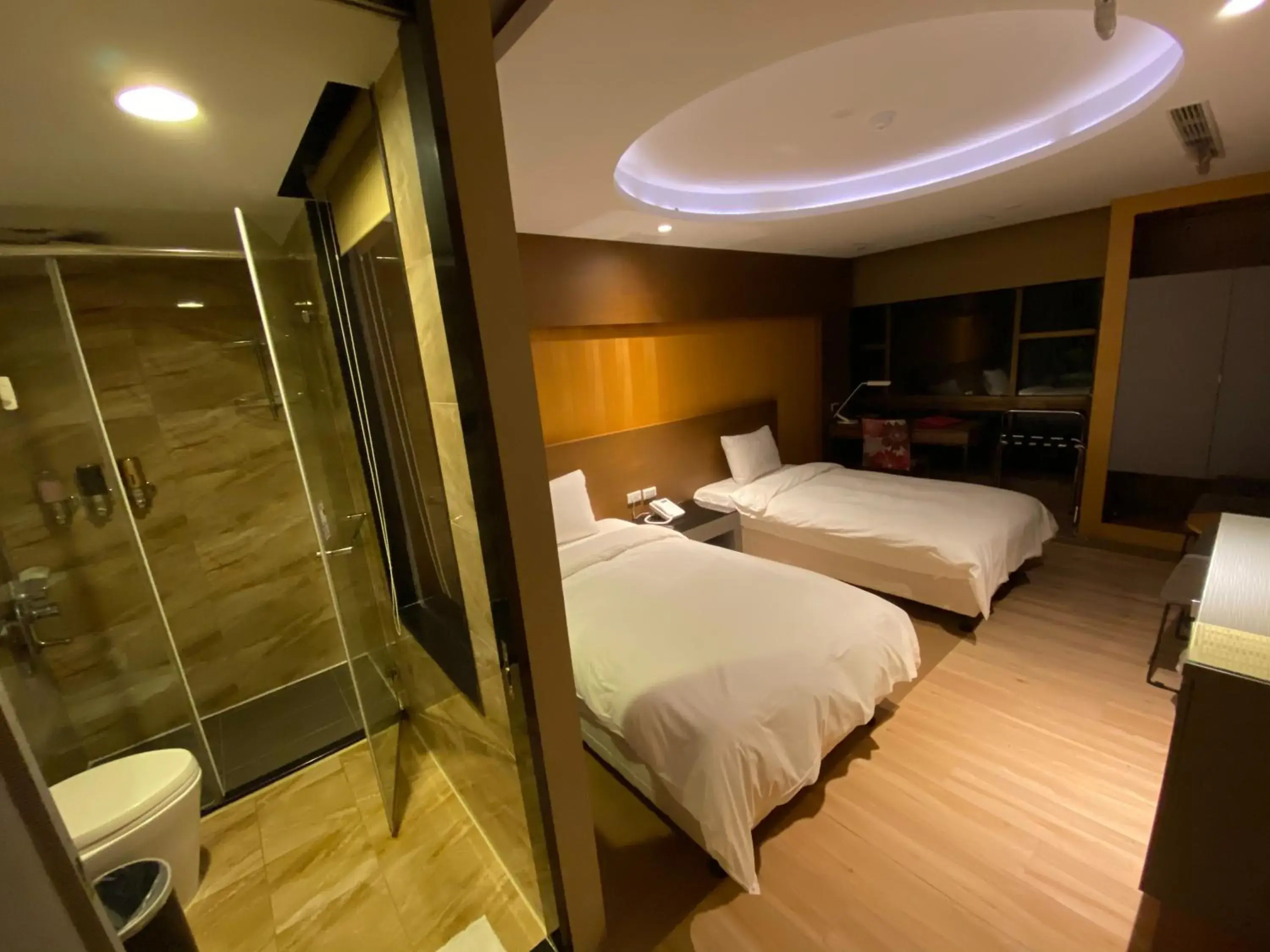 Deluxe Twin Room in Jinsa Lakeside View Resort Deluxe Twin Room in Jinsa Lakeside View Resort