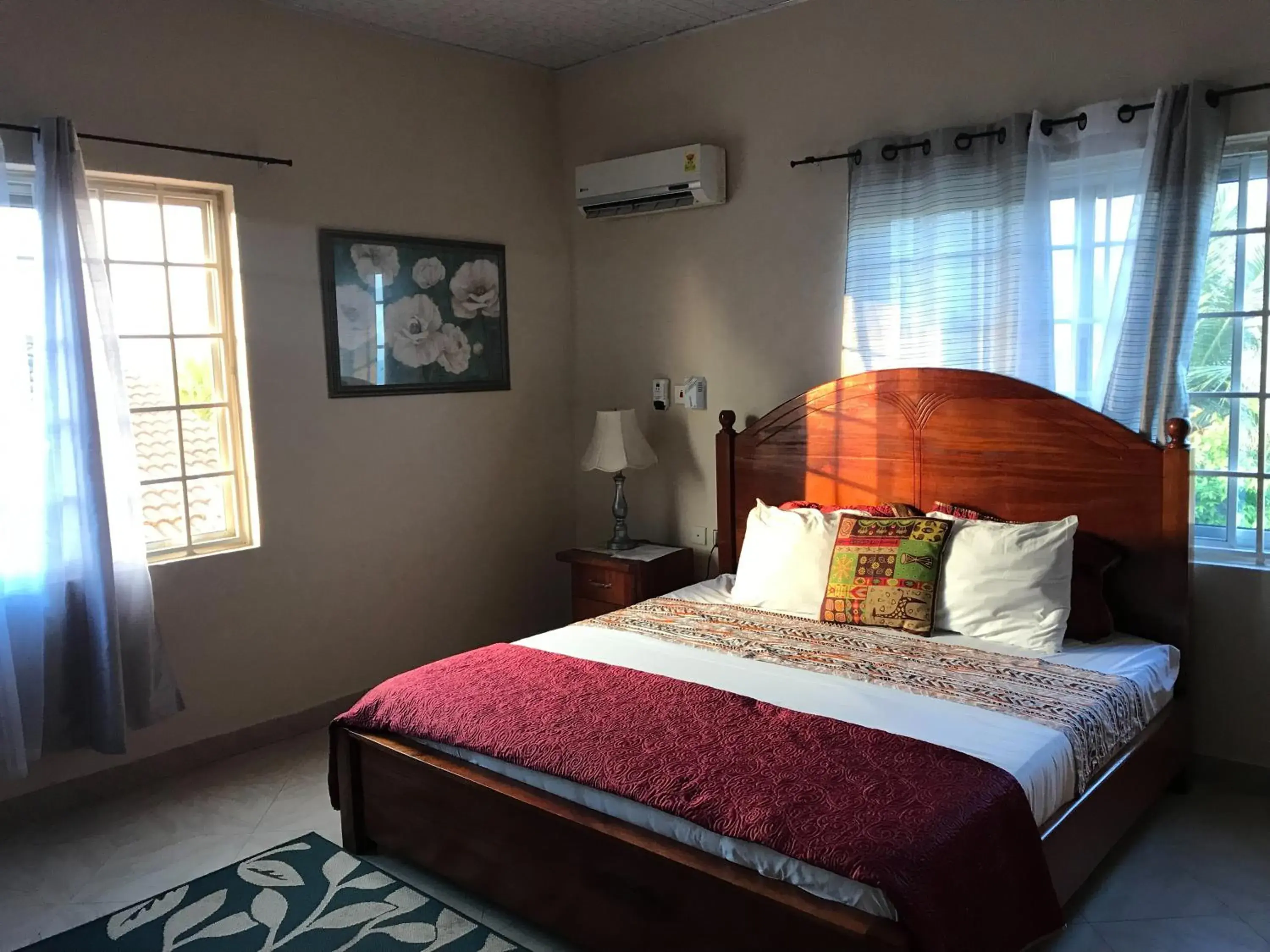 Deluxe Double Room with Side Sea View in Coconut Pointe Villa & Beach Resort Deluxe Double Room with Side Sea View in Coconut Pointe Villa & Beach Resort