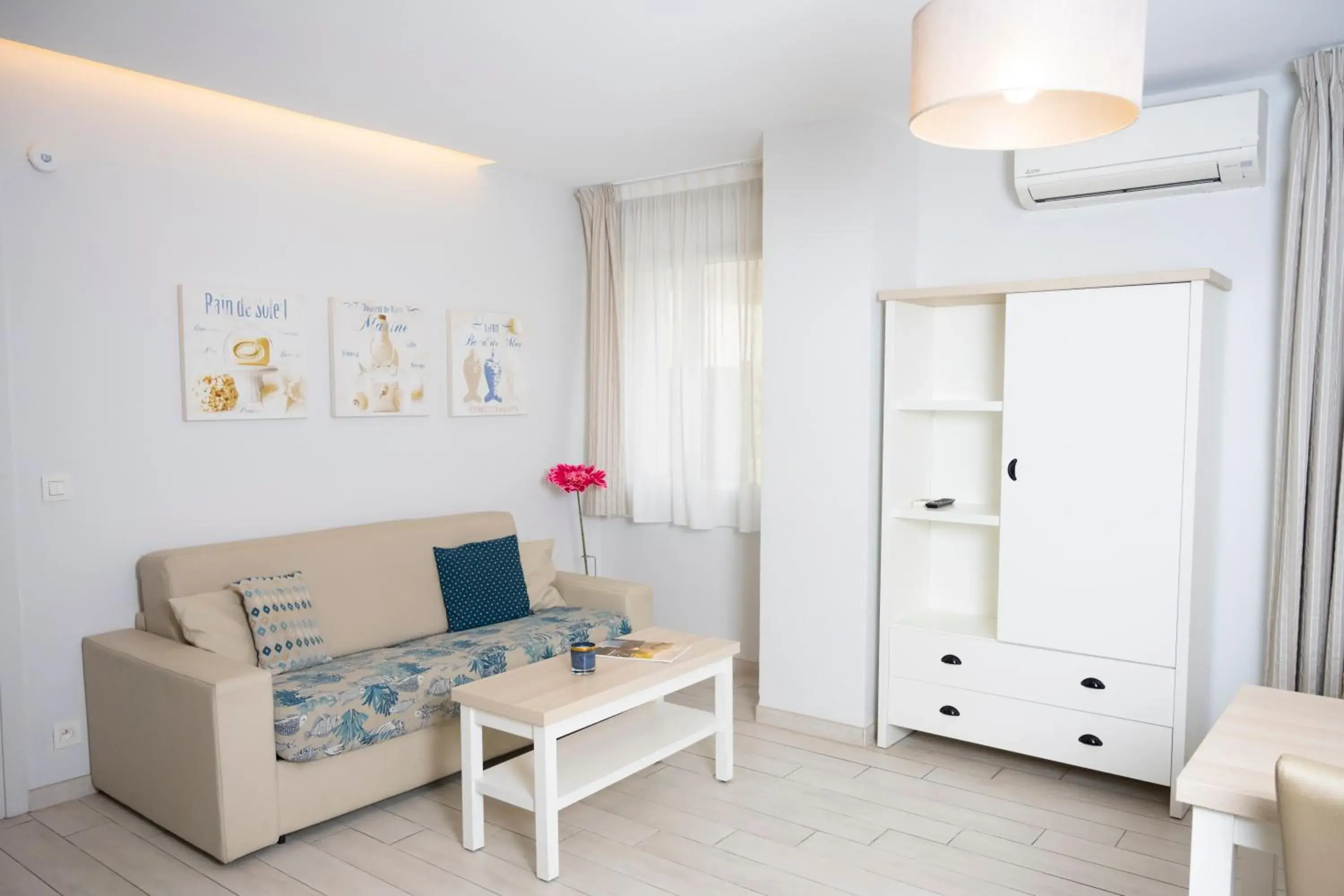 One-Bedroom Apartment with Terrace - Disability Access in Hotel La Ciotat - A deux pas de l'eau One-Bedroom Apartment with Terrace - Disability Access in Hotel La Ciotat - A deux pas de l'eau