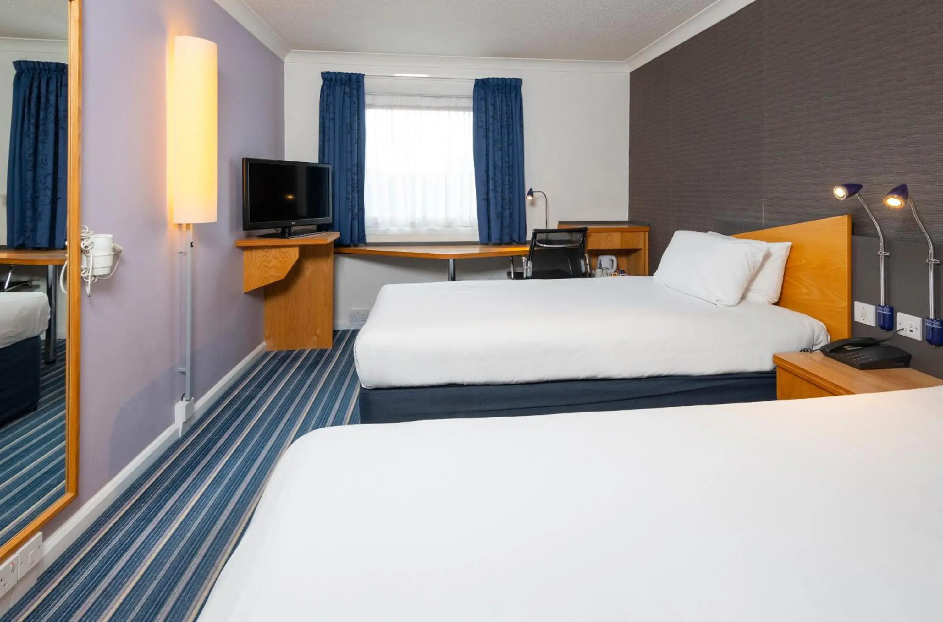 Standard Twin Room with Free Hot Breakfast in Holiday Inn Express London Chingford by IHG Standard Twin Room with Free Hot Breakfast in Holiday Inn Express London Chingford by IHG