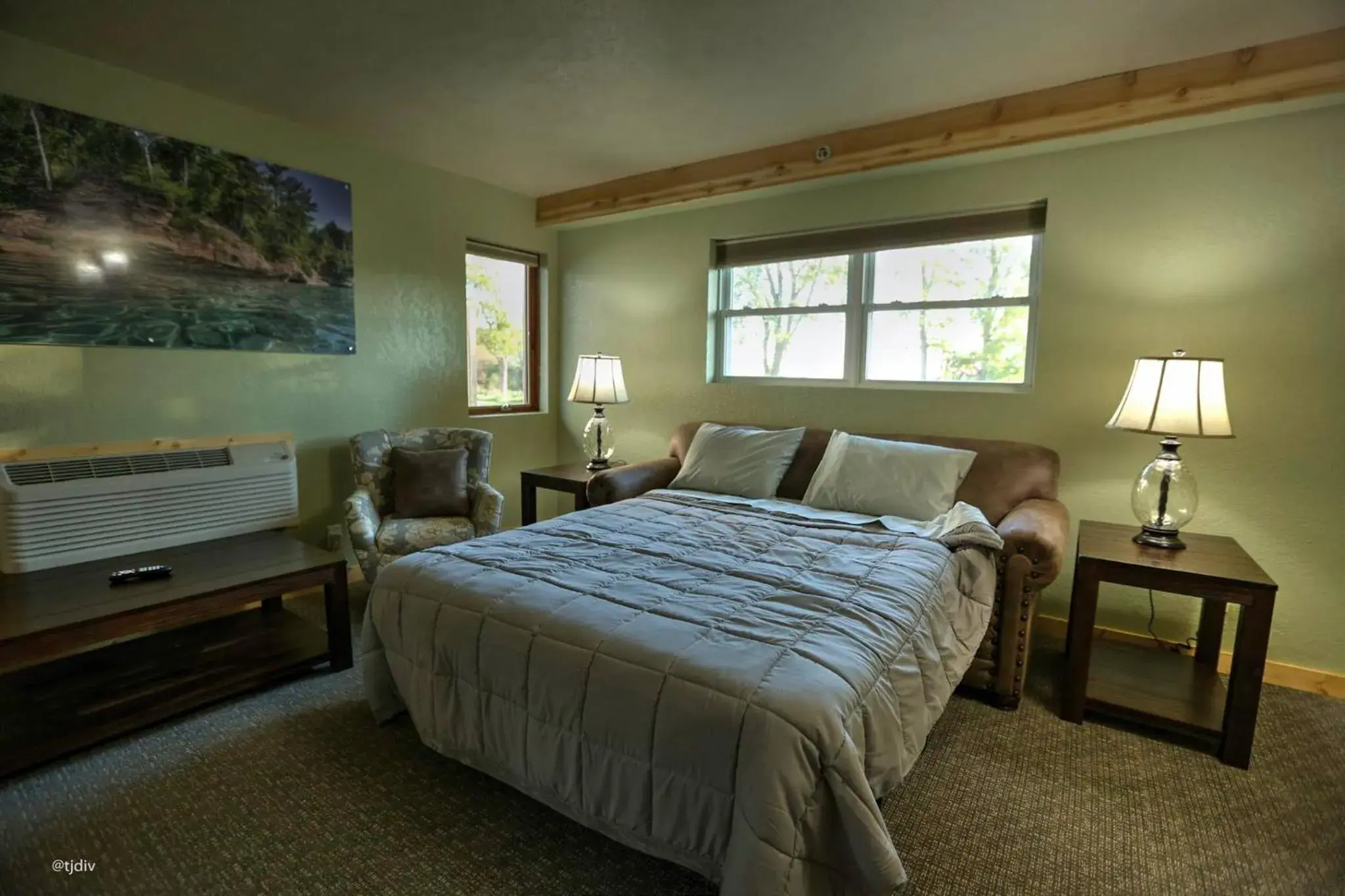 Deluxe King Suite in Roam Inn Deluxe King Suite in Roam Inn