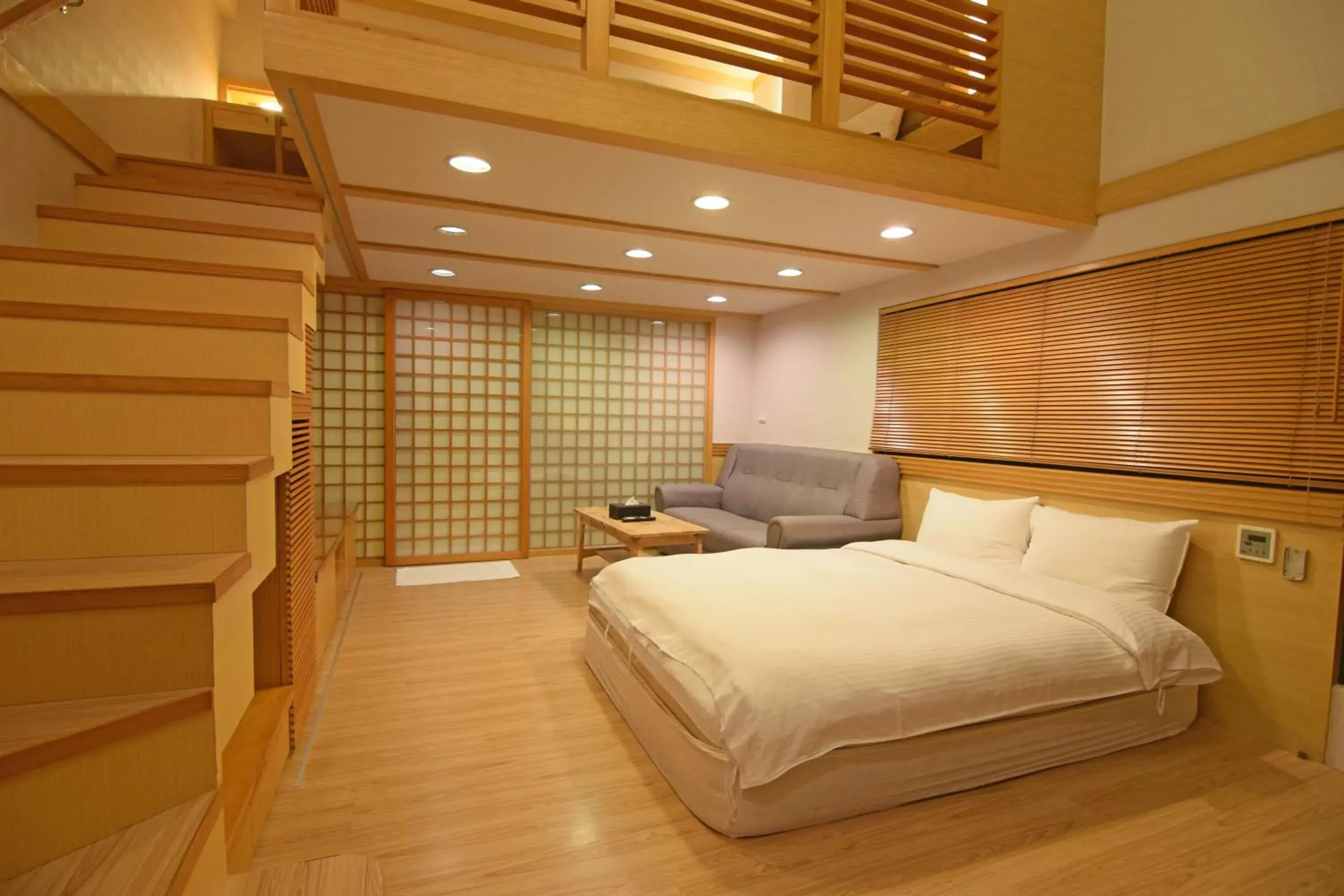 Duplex Quadruple Room in No. 21 Jiaoxi Hot Spring Homestay Duplex Quadruple Room in No. 21 Jiaoxi Hot Spring Homestay