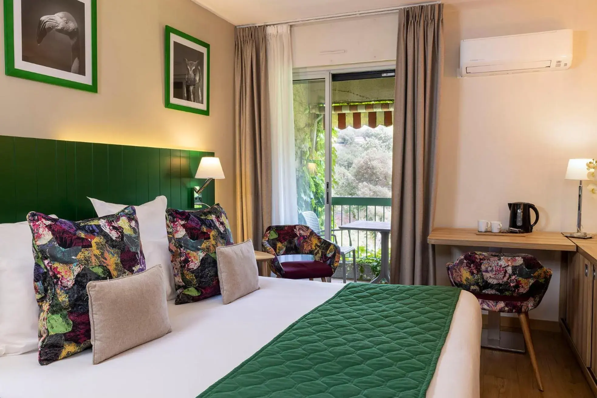 Comfort Studio with Park View in Hôtel & Résidence Lou Paradou Gréoux Les Bains Comfort Studio with Park View in Hôtel & Résidence Lou Paradou Gréoux Les Bains