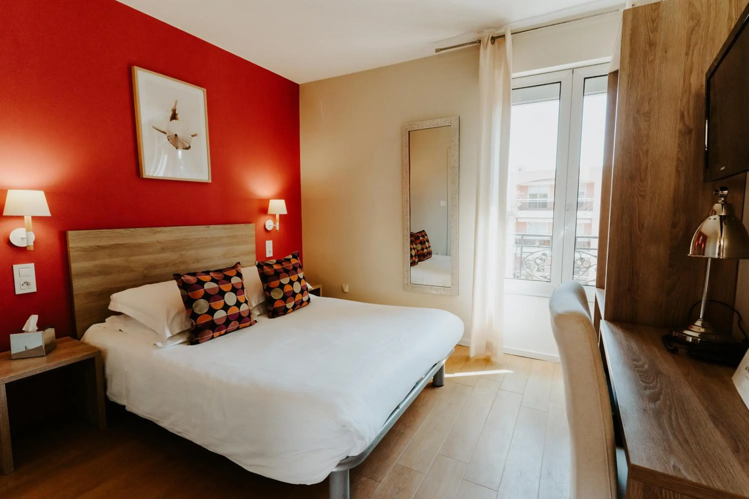 Small Double Room in Hôtel Le Petit Castel Small Double Room in Hôtel Le Petit Castel